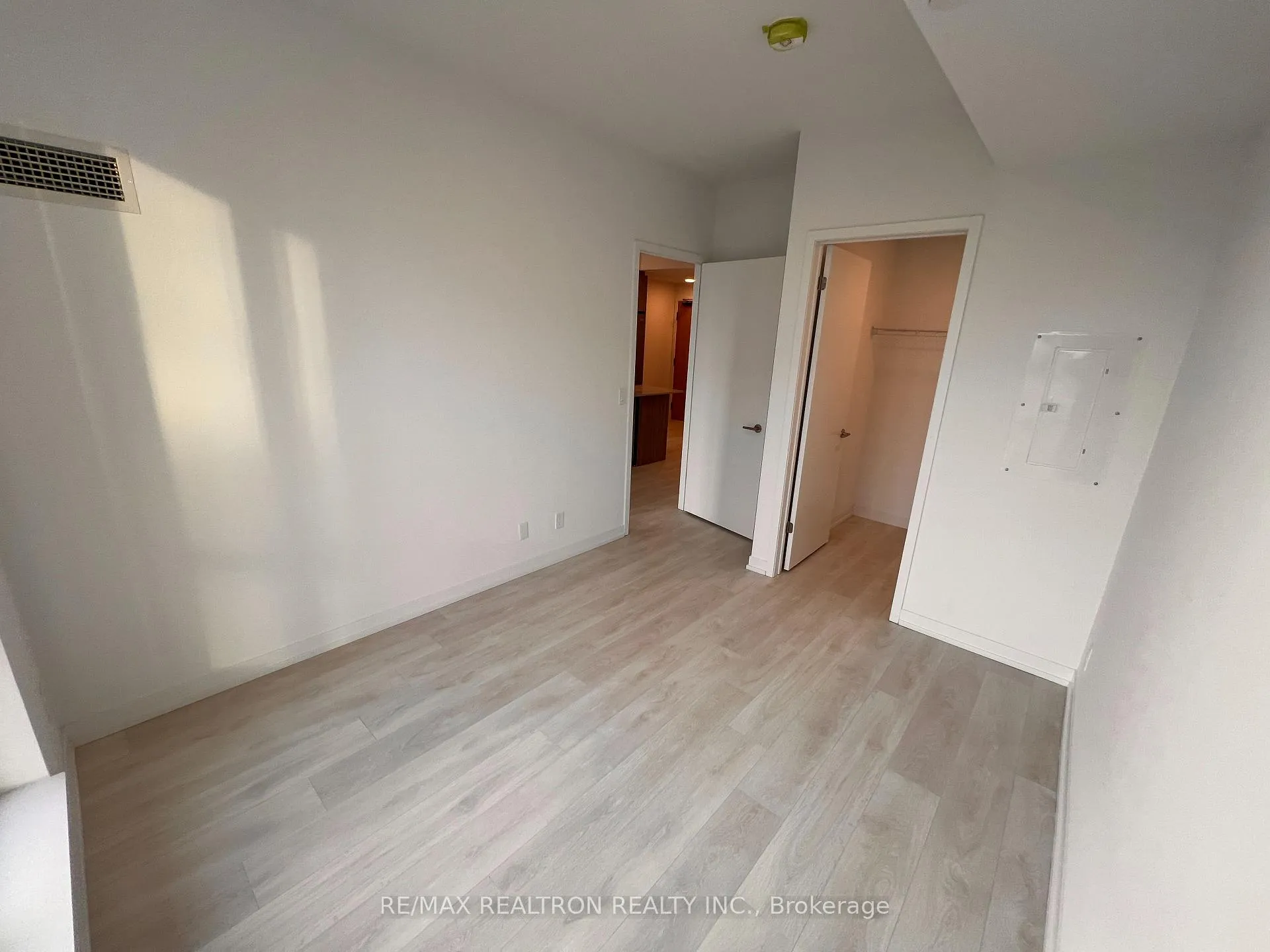 Photo 11 of Unit 1207, 8 Beverley Glen Boulevard, Vaughan, Beverley Glen — HOMEH