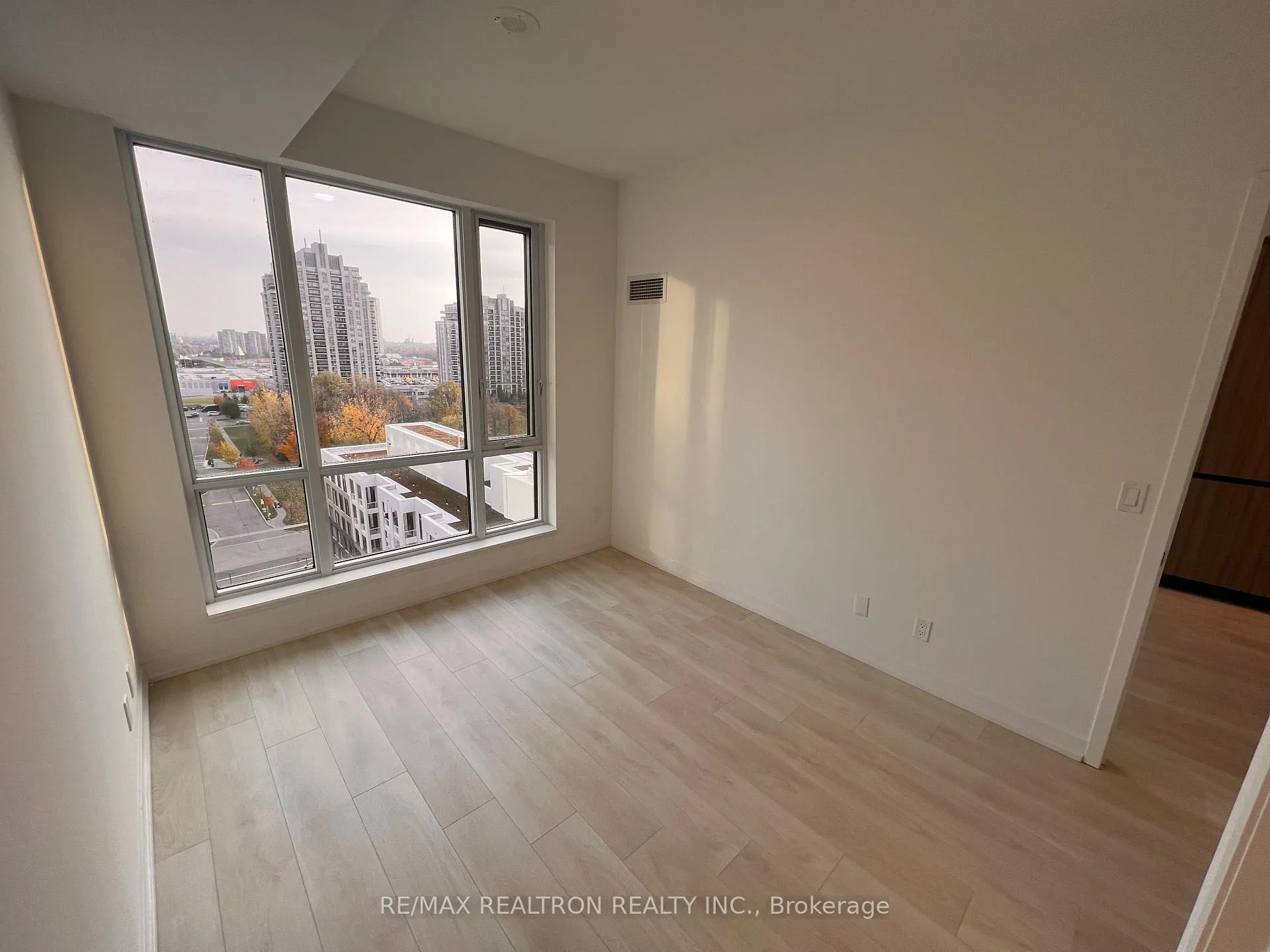 Photo 12 of Unit 1207, 8 Beverley Glen Boulevard, Vaughan, Beverley Glen — HOMEH