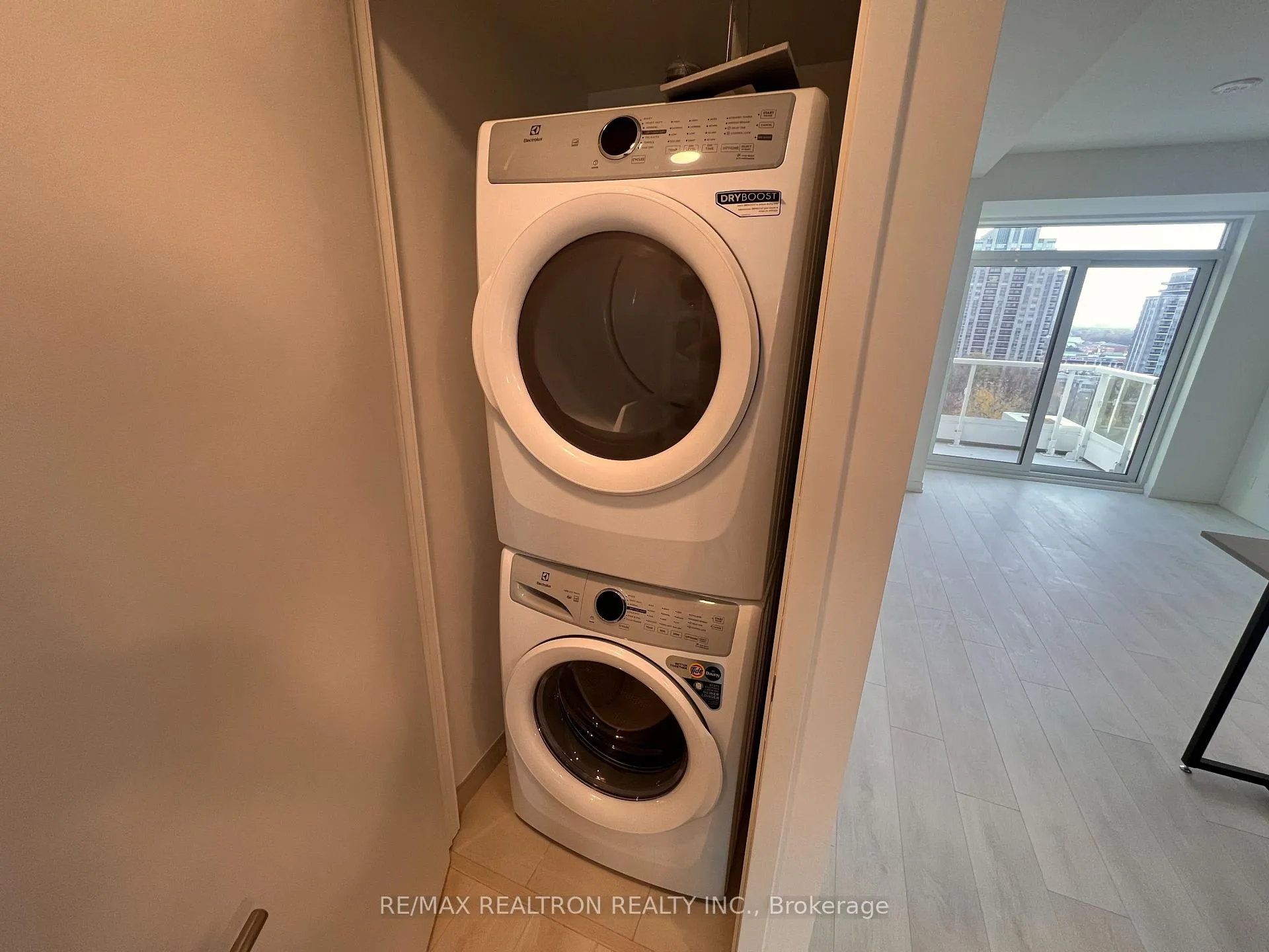 Photo 16 of Unit 1207, 8 Beverley Glen Boulevard, Vaughan, Beverley Glen — HOMEH