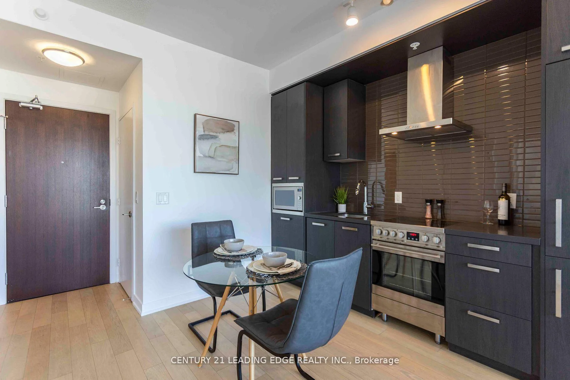 Photo 9 of Unit S810, 120 Bayview Avenue, Toronto, Waterfront Communities — HOMEH