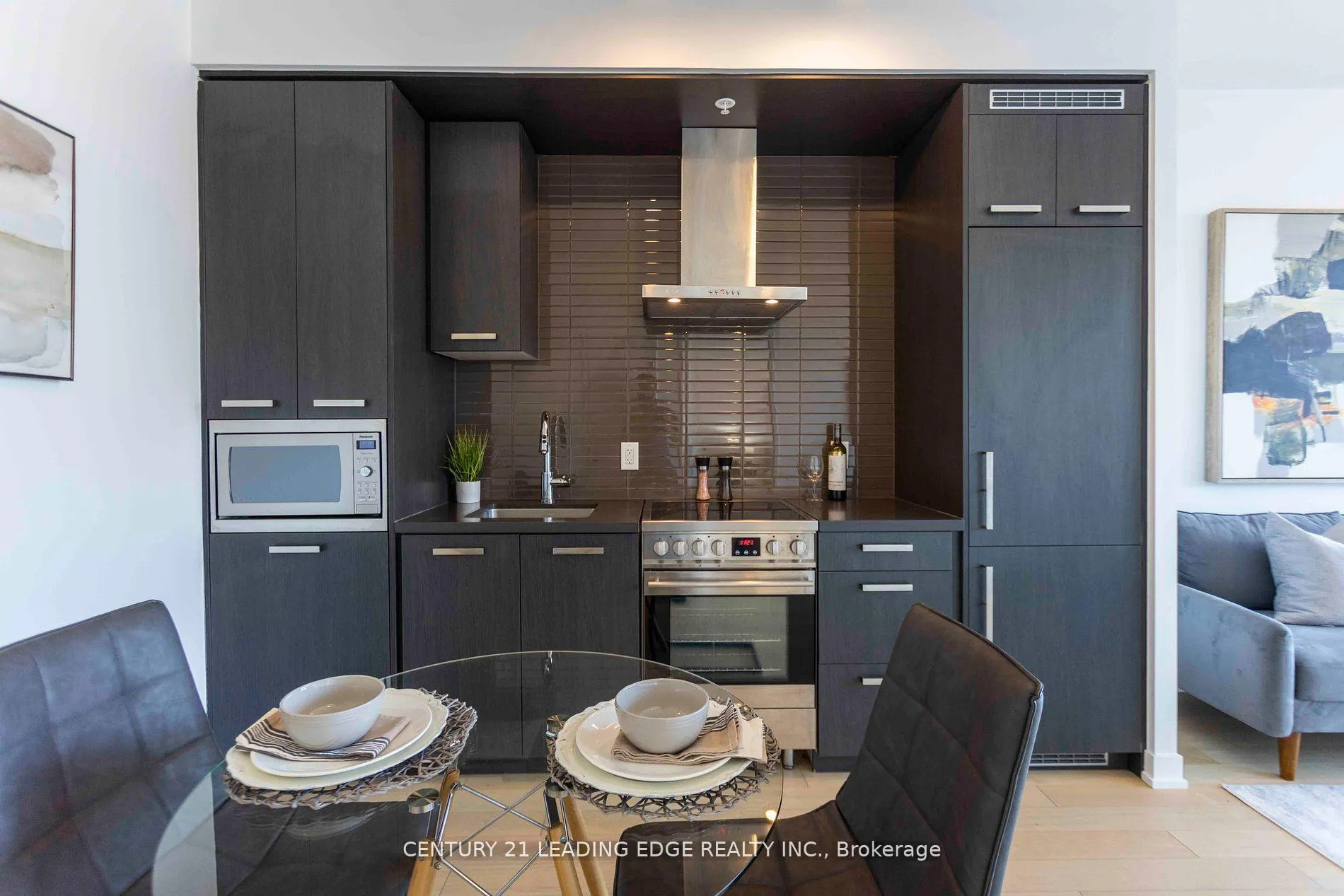 Photo 10 of Unit S810, 120 Bayview Avenue, Toronto, Waterfront Communities — HOMEH