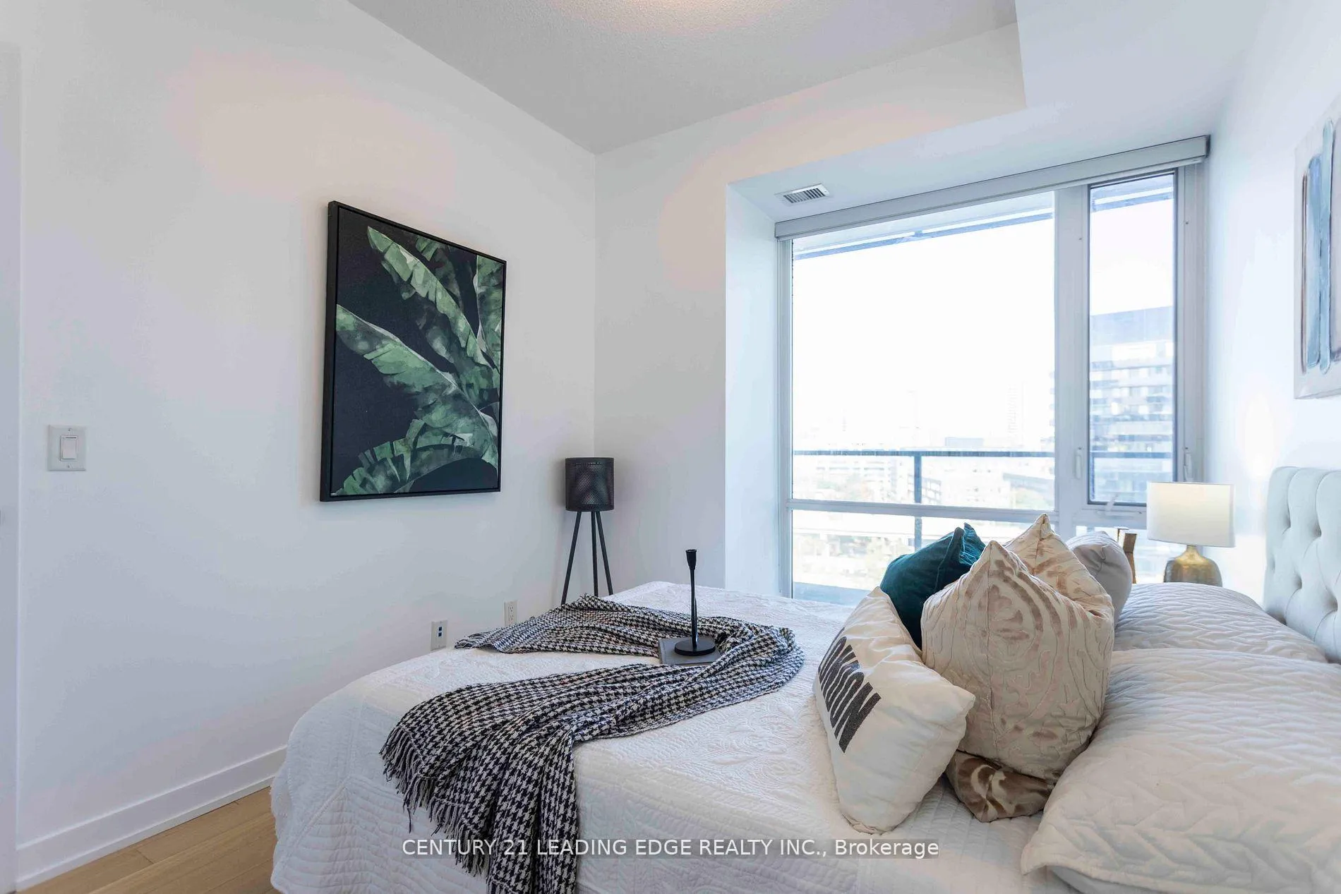Photo 15 of Unit S810, 120 Bayview Avenue, Toronto, Waterfront Communities — HOMEH