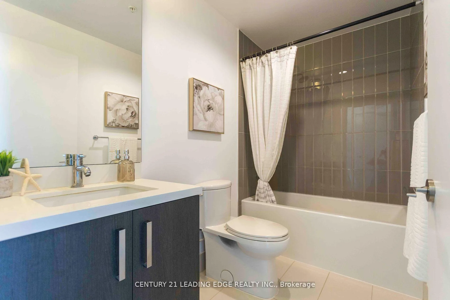 Photo 17 of Unit S810, 120 Bayview Avenue, Toronto, Waterfront Communities — HOMEH