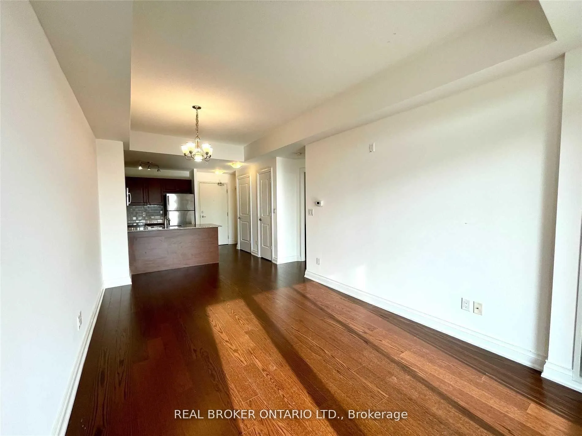 Photo 5 of Unit 404, 68 Main Street N, Markham, Old Markham Village — HOMEH
