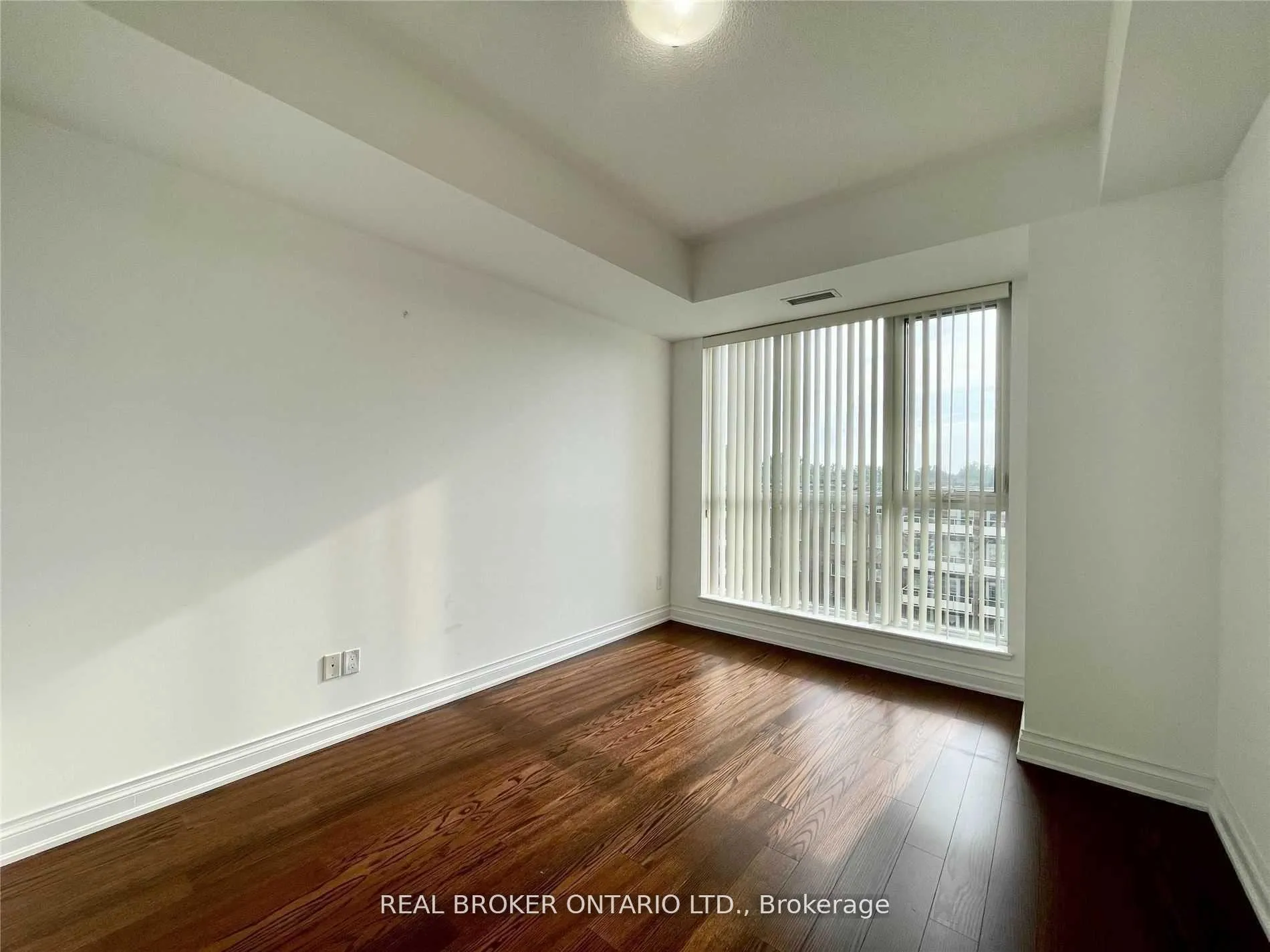 Photo 8 of Unit 404, 68 Main Street N, Markham, Old Markham Village — HOMEH