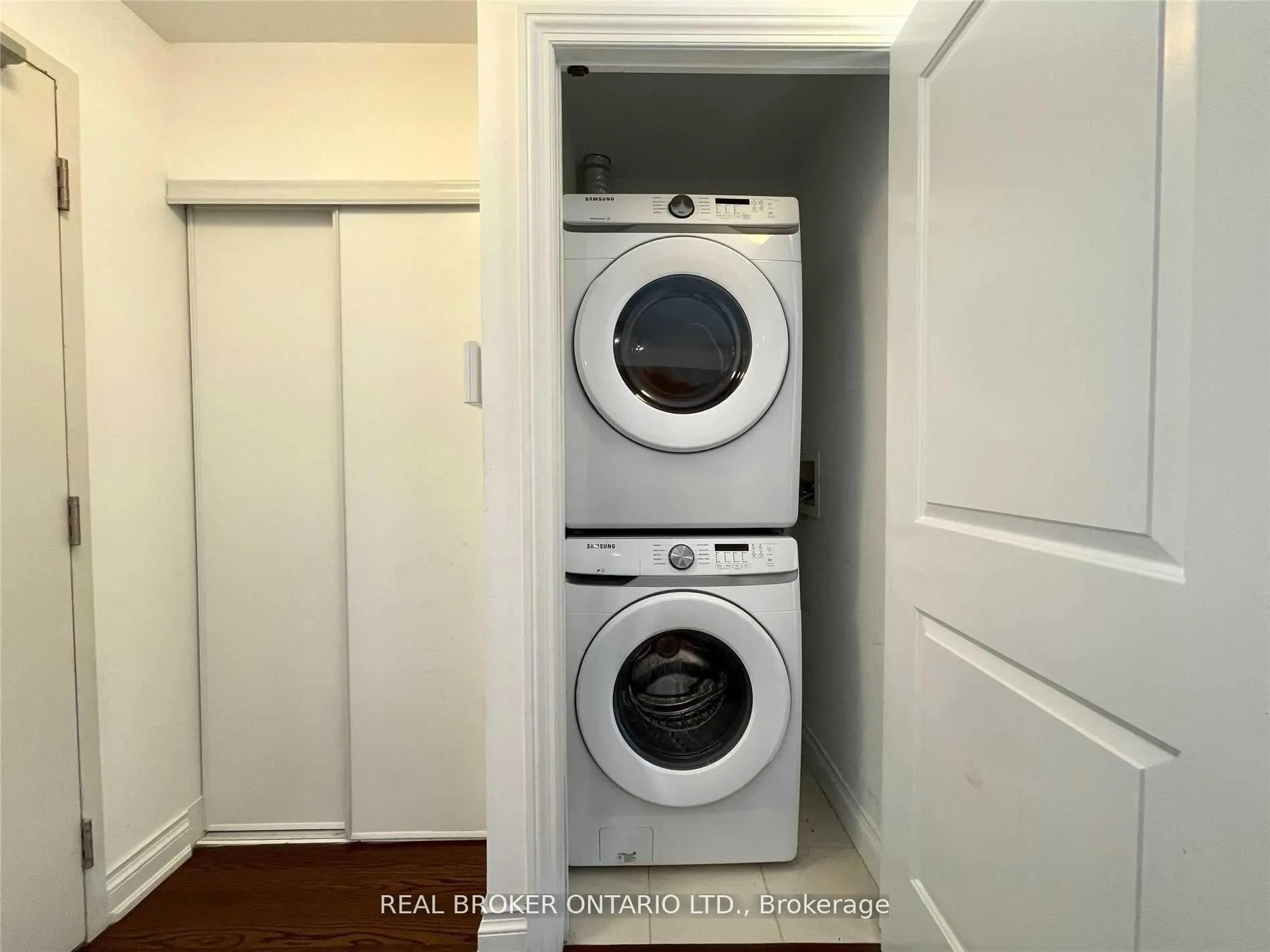 Photo 10 of Unit 404, 68 Main Street N, Markham, Old Markham Village — HOMEH