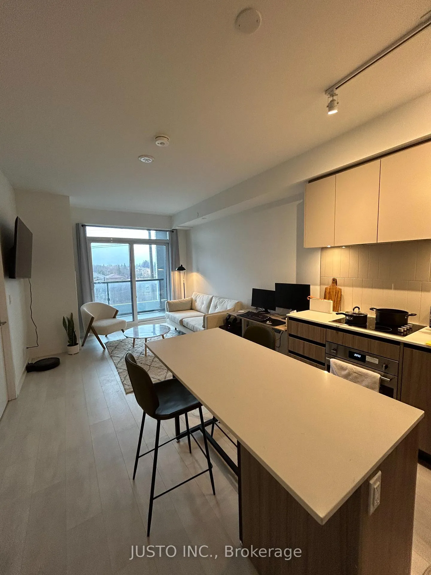 Photo 3 of Unit 409, 7950 Bathurst Street, Vaughan, Beverley Glen — HOMEH
