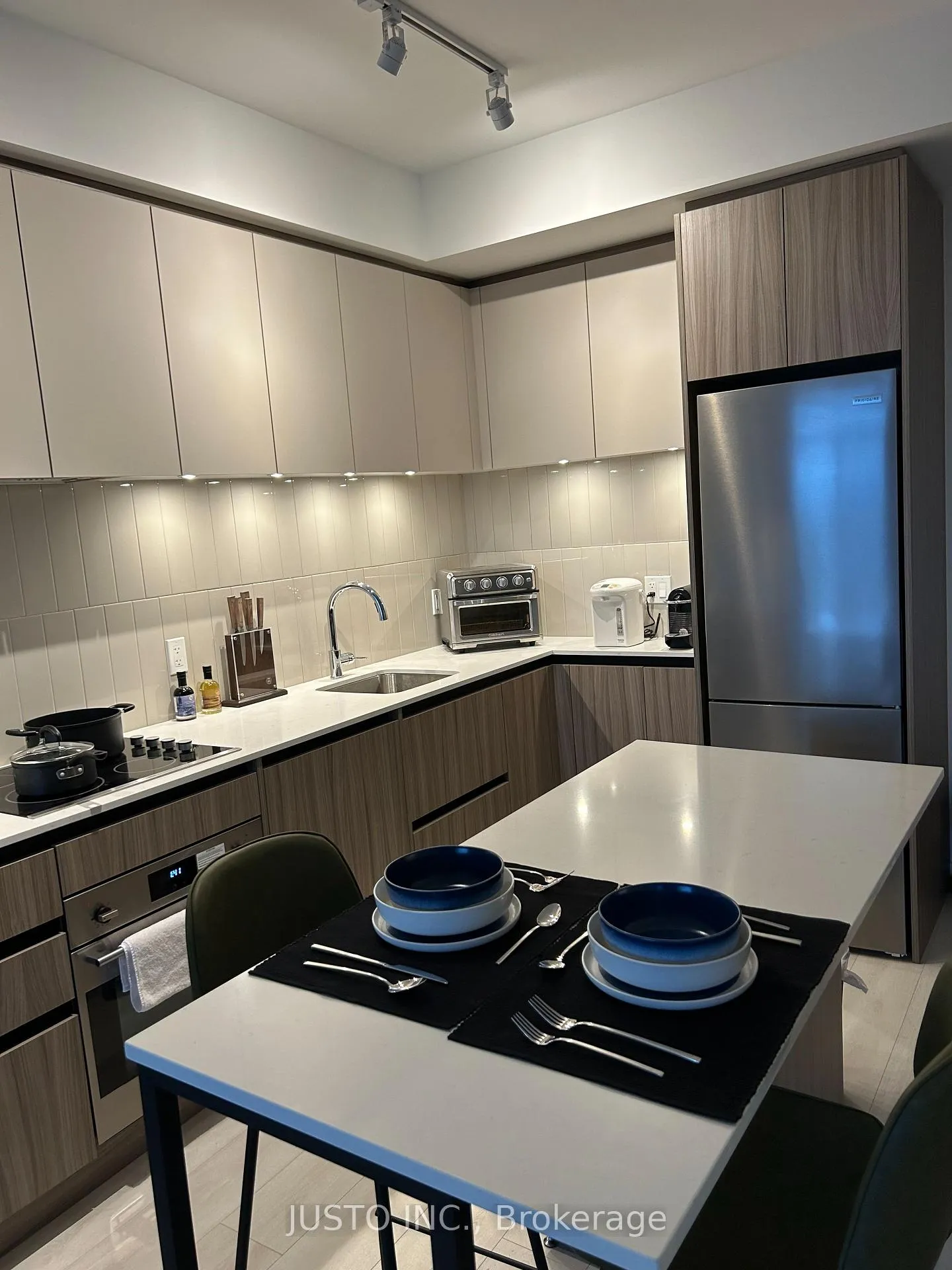 Photo 4 of Unit 409, 7950 Bathurst Street, Vaughan, Beverley Glen — HOMEH