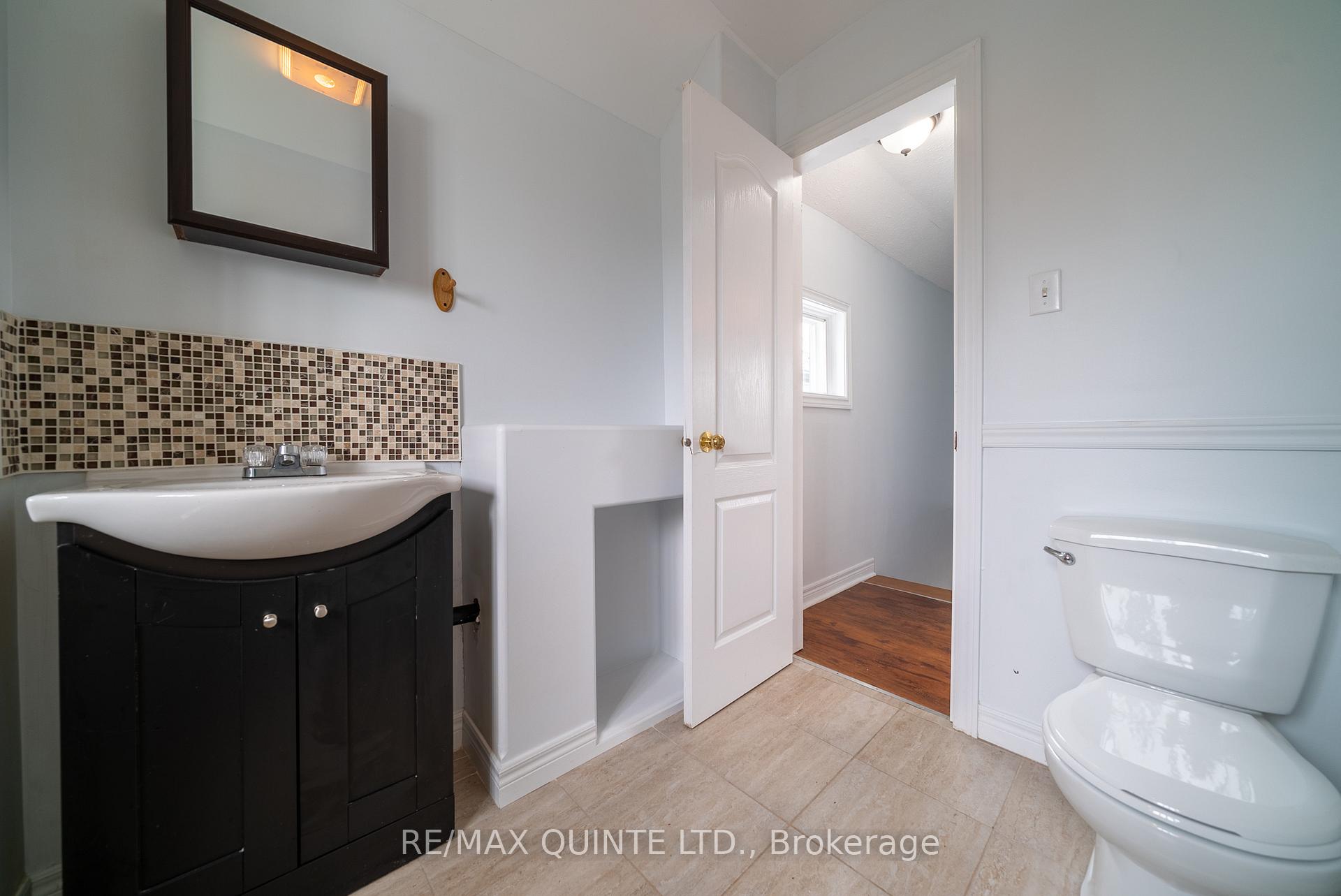 Photo 11 of 82 Moira Street E, Belleville, Belleville Ward — HOMEH