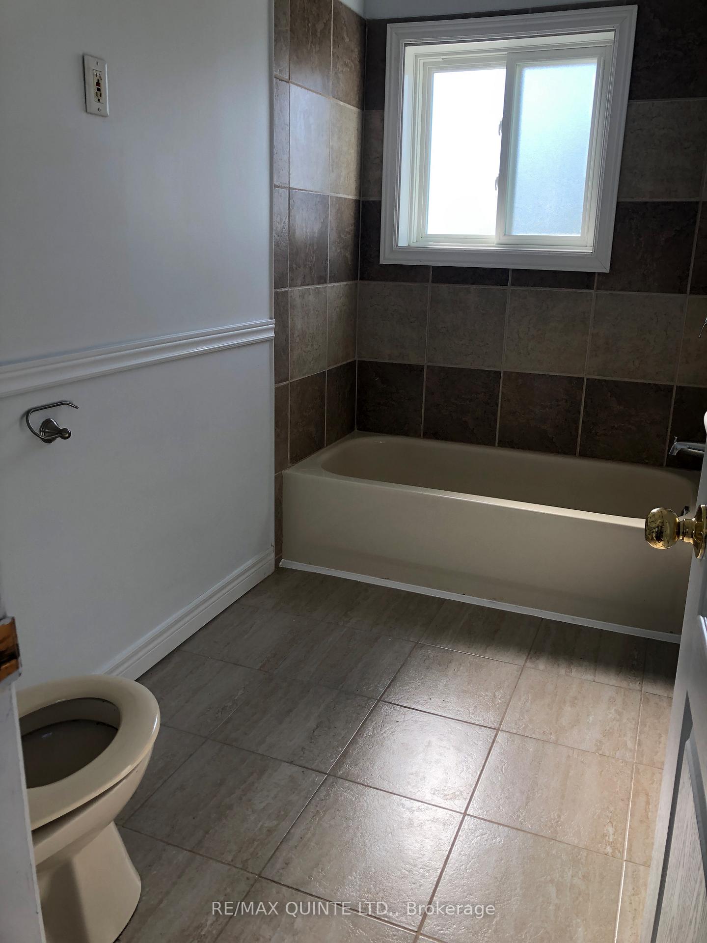 Photo 25 of 82 Moira Street E, Belleville, Belleville Ward — HOMEH