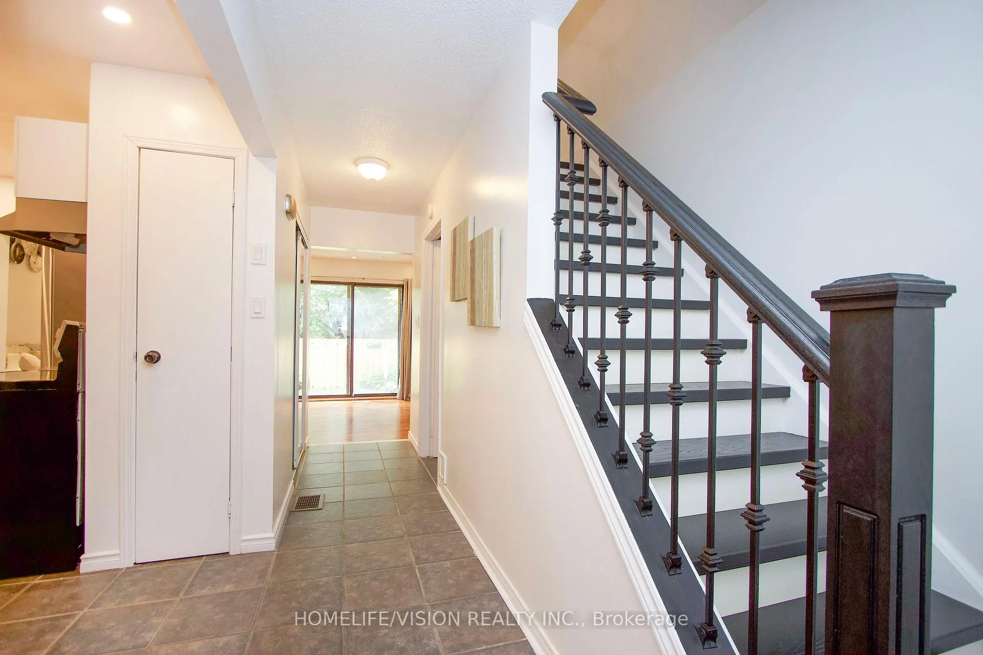 Photo 4 of Unit W12, 220 Ormond Drive, Oshawa, Samac — HOMEH