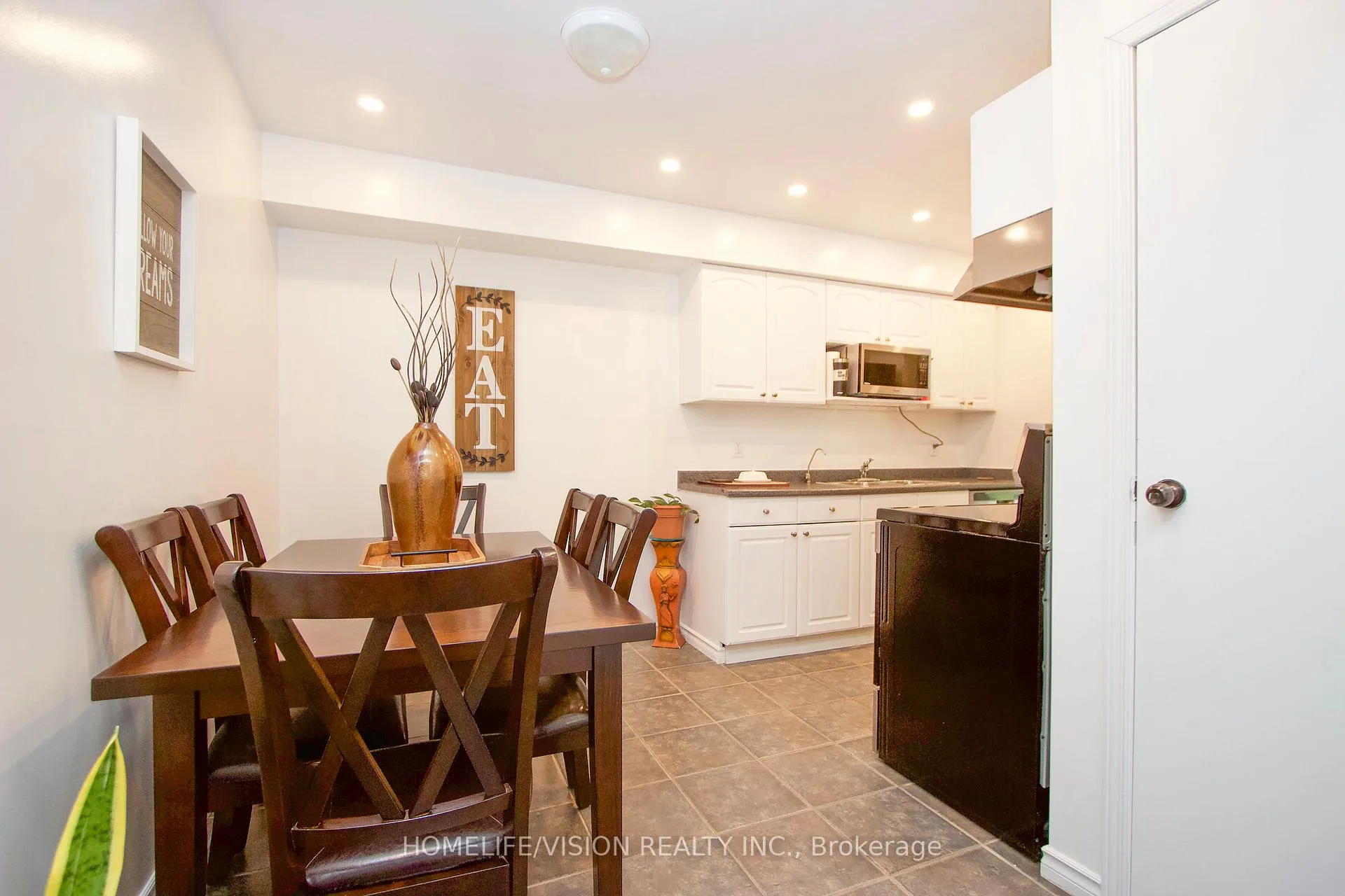 Photo 5 of Unit W12, 220 Ormond Drive, Oshawa, Samac — HOMEH