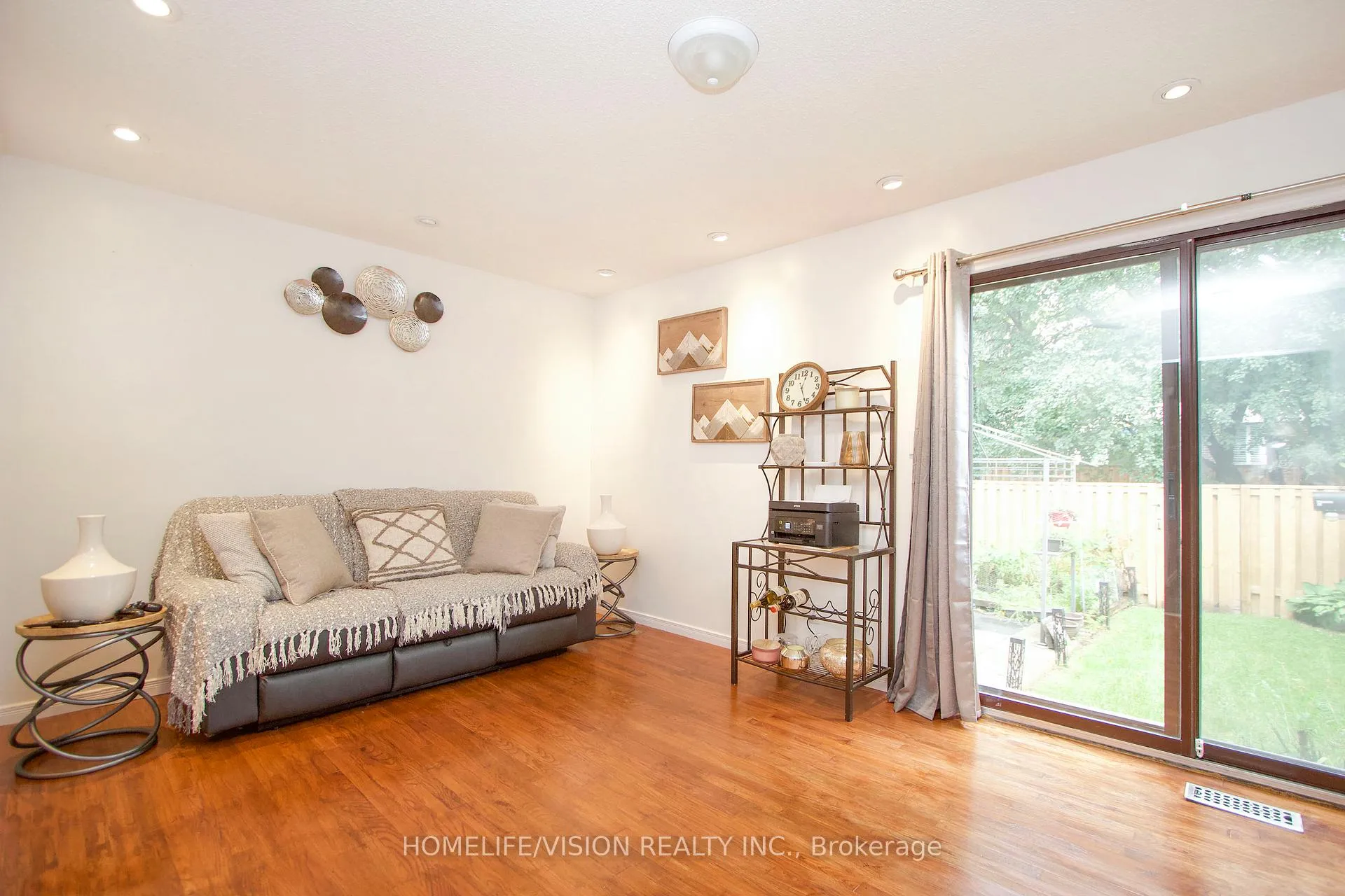 Photo 9 of Unit W12, 220 Ormond Drive, Oshawa, Samac — HOMEH