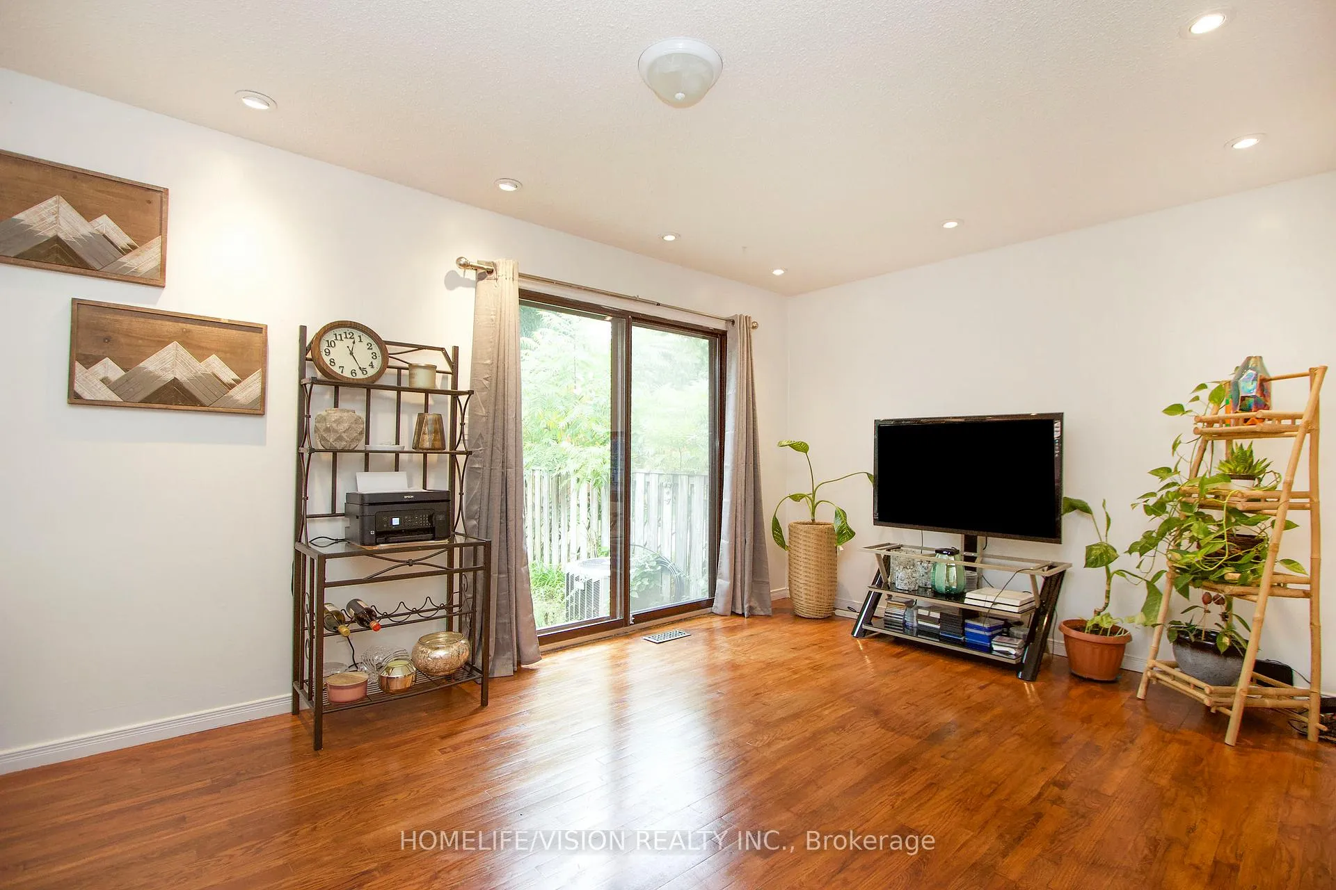 Photo 10 of Unit W12, 220 Ormond Drive, Oshawa, Samac — HOMEH