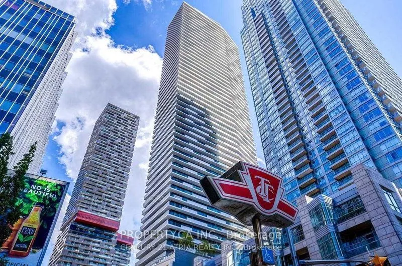 Front of Unit 4207, 2221 Yonge Street