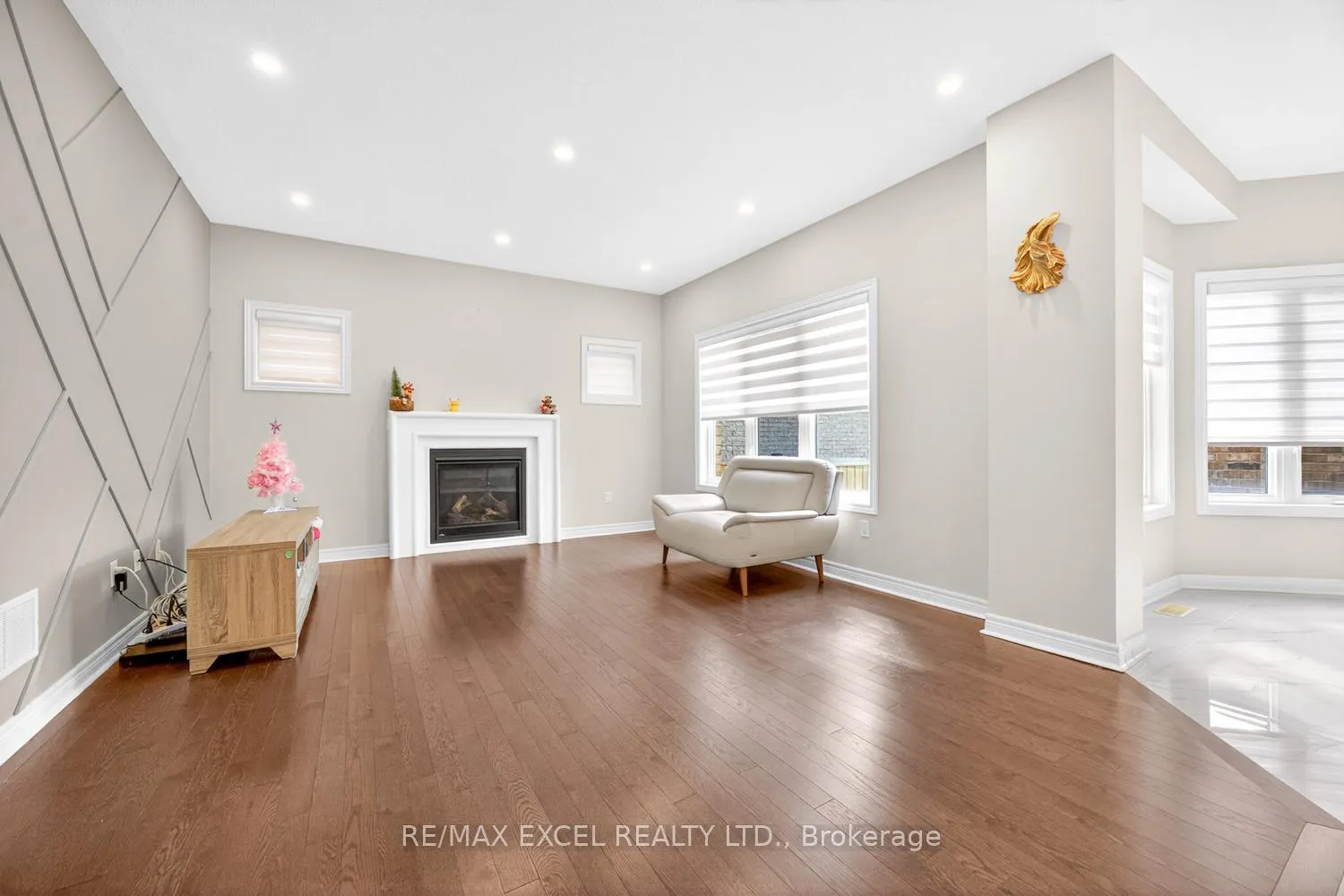Photo 12 of 77 Sunnyside Hill Road, Markham, Cornell — HOMEH