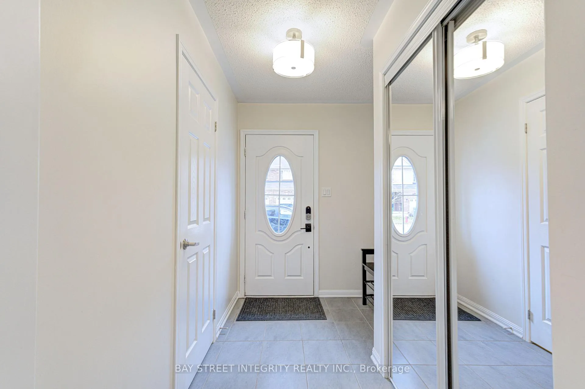 Photo 2 of 1033 Stemman Place, Milton, Willmott — HOMEH