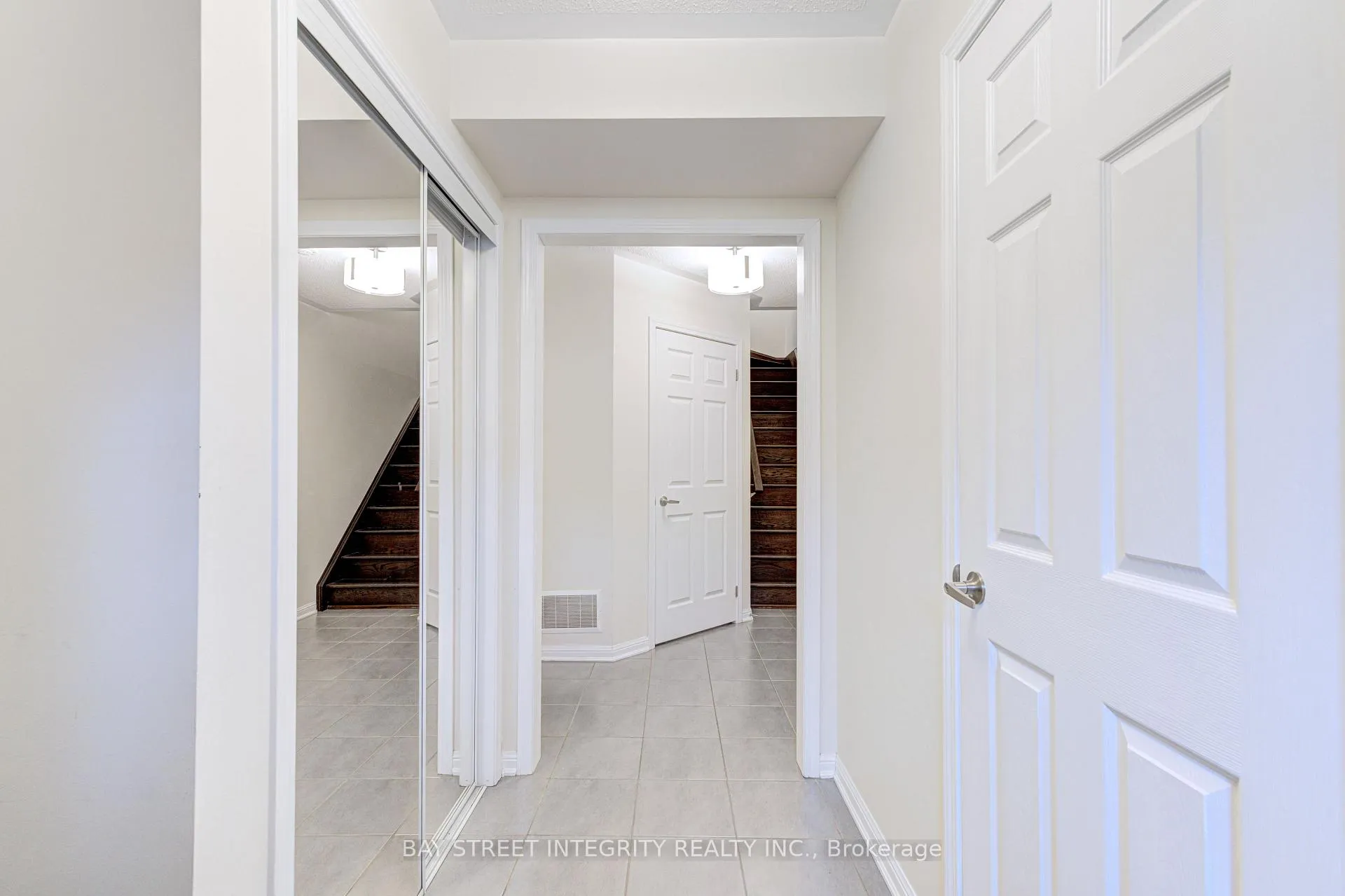 Photo 3 of 1033 Stemman Place, Milton, Willmott — HOMEH