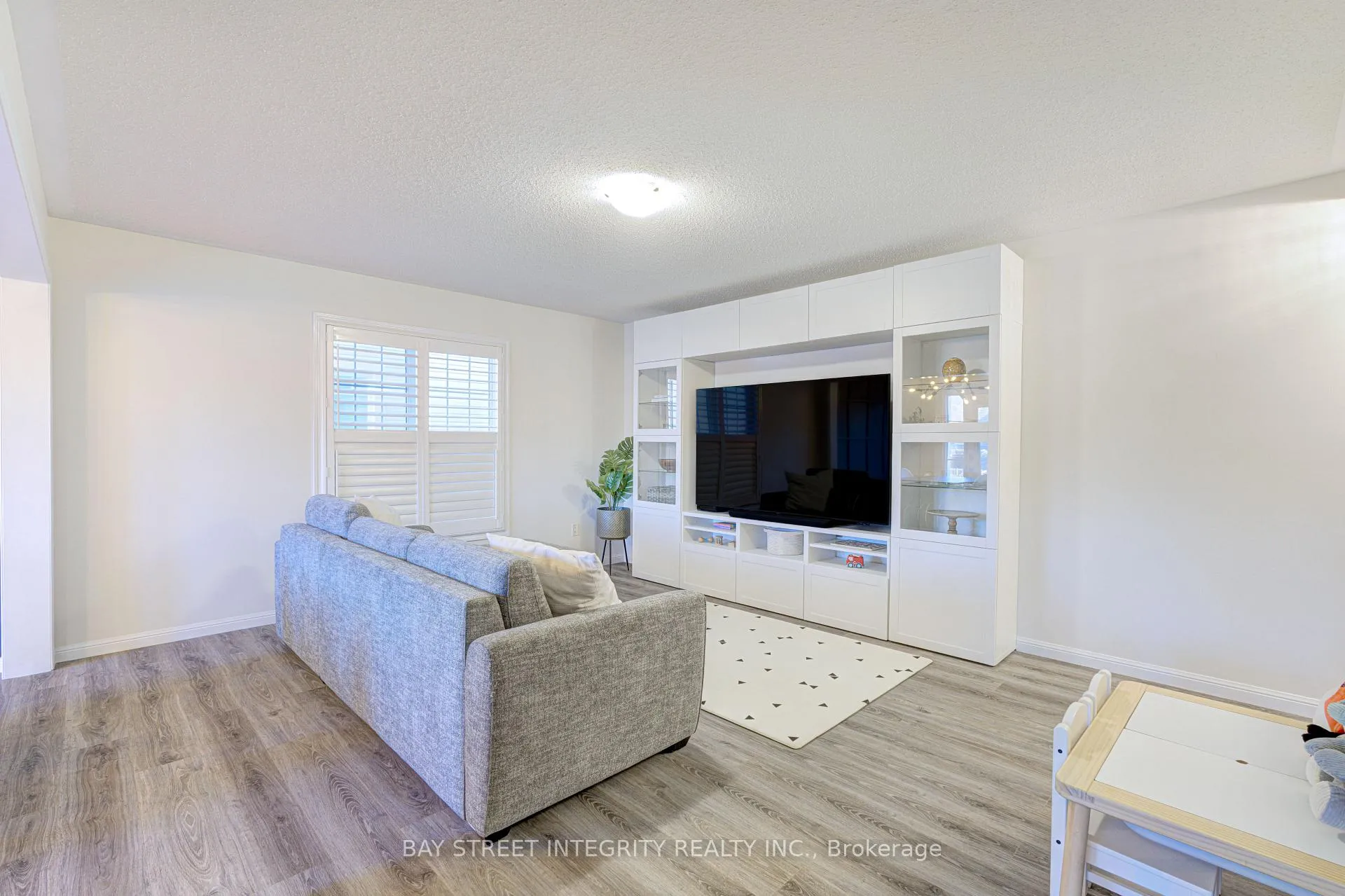 Photo 9 of 1033 Stemman Place, Milton, Willmott — HOMEH