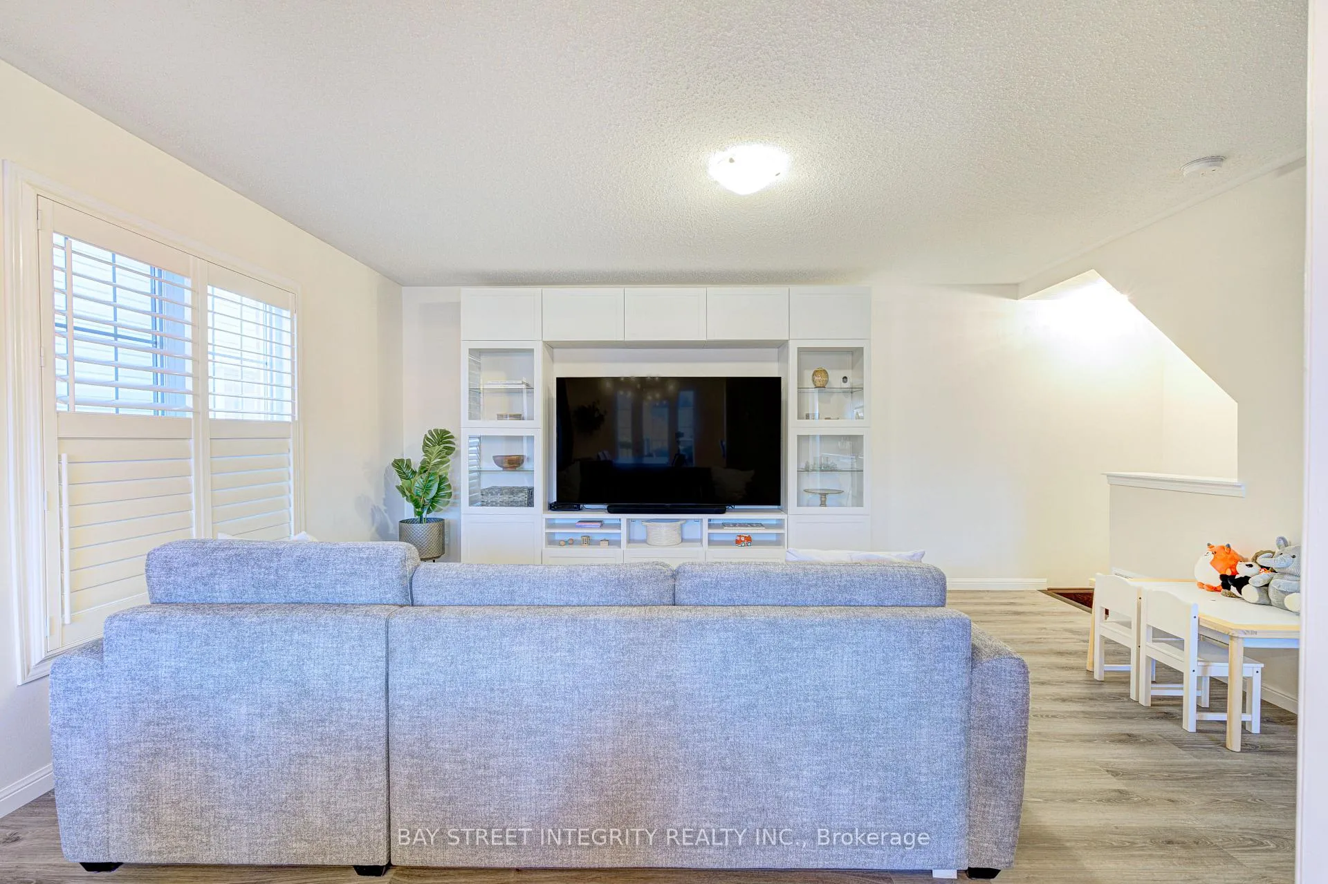 Photo 10 of 1033 Stemman Place, Milton, Willmott — HOMEH