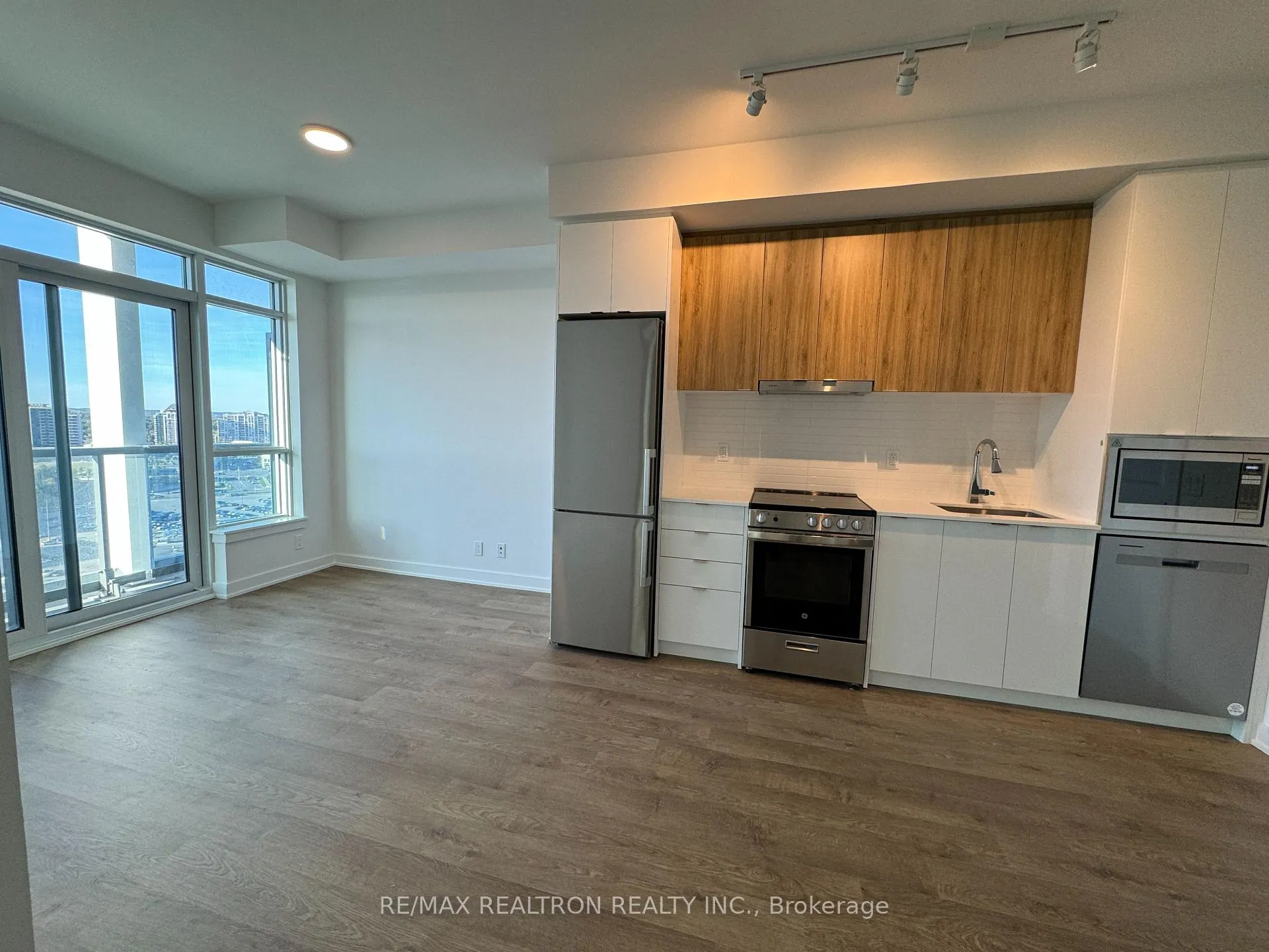 Front of Unit B1606, 50 Upper Mall Way
