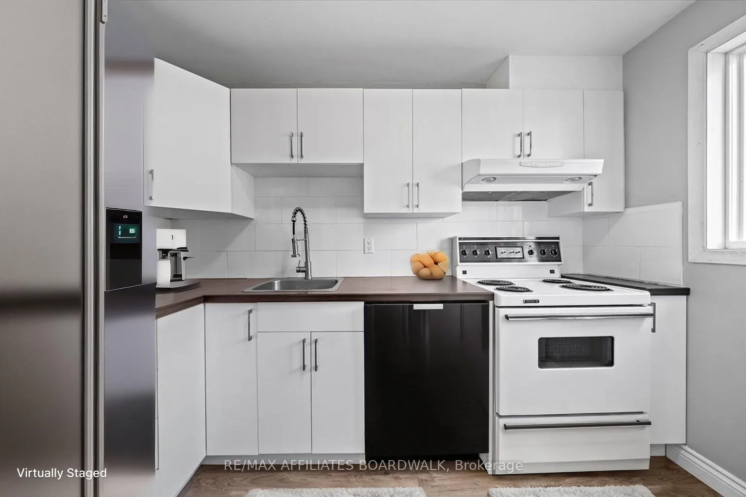 Photo 6 of 6482 Bilberry Drive W, Ottawa, Convent Glen North — HOMEH
