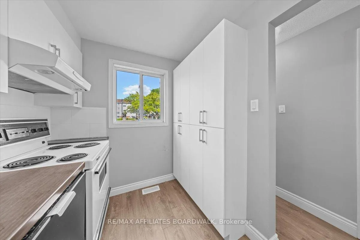Photo 7 of 6482 Bilberry Drive W, Ottawa, Convent Glen North — HOMEH