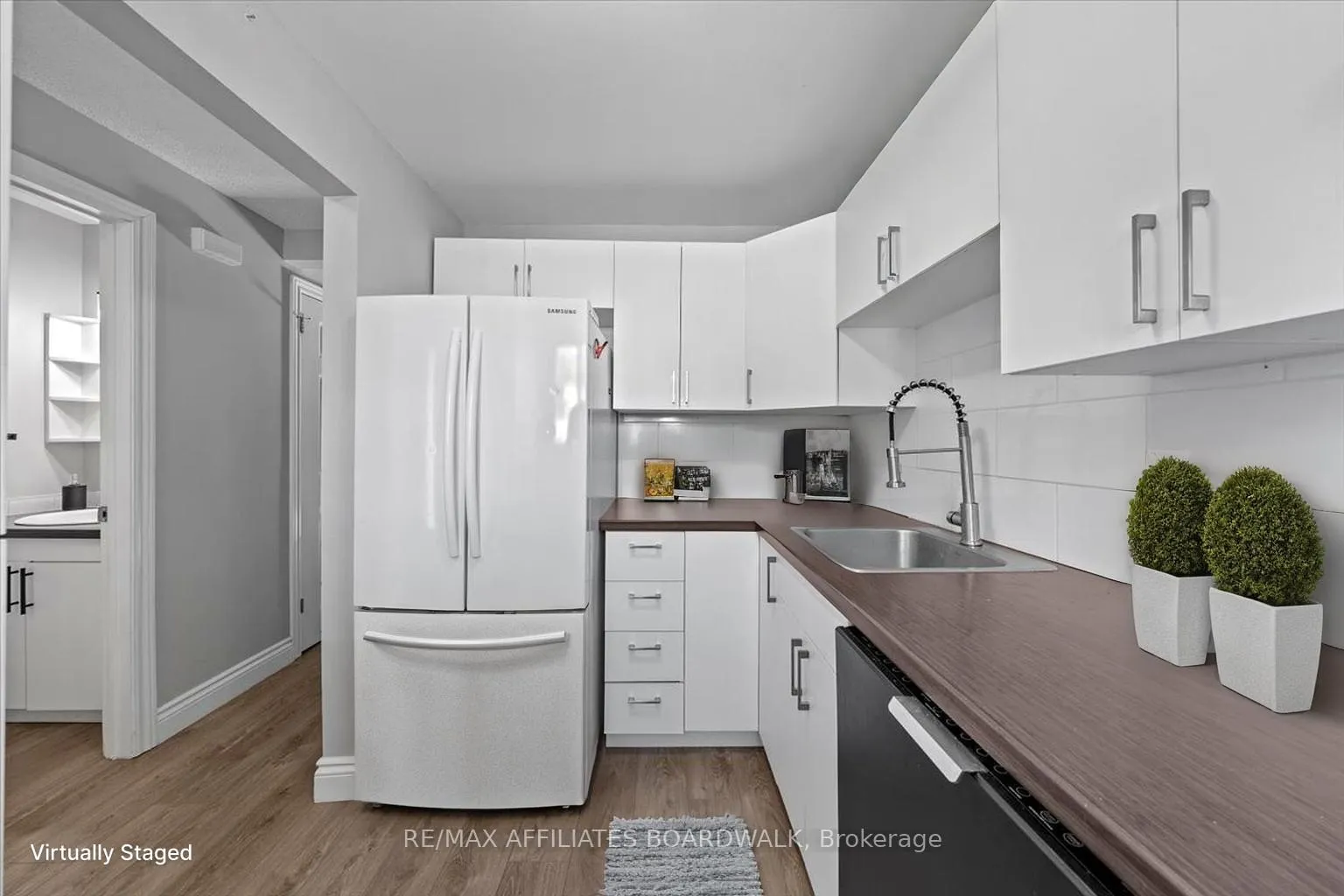 Photo 8 of 6482 Bilberry Drive W, Ottawa, Convent Glen North — HOMEH