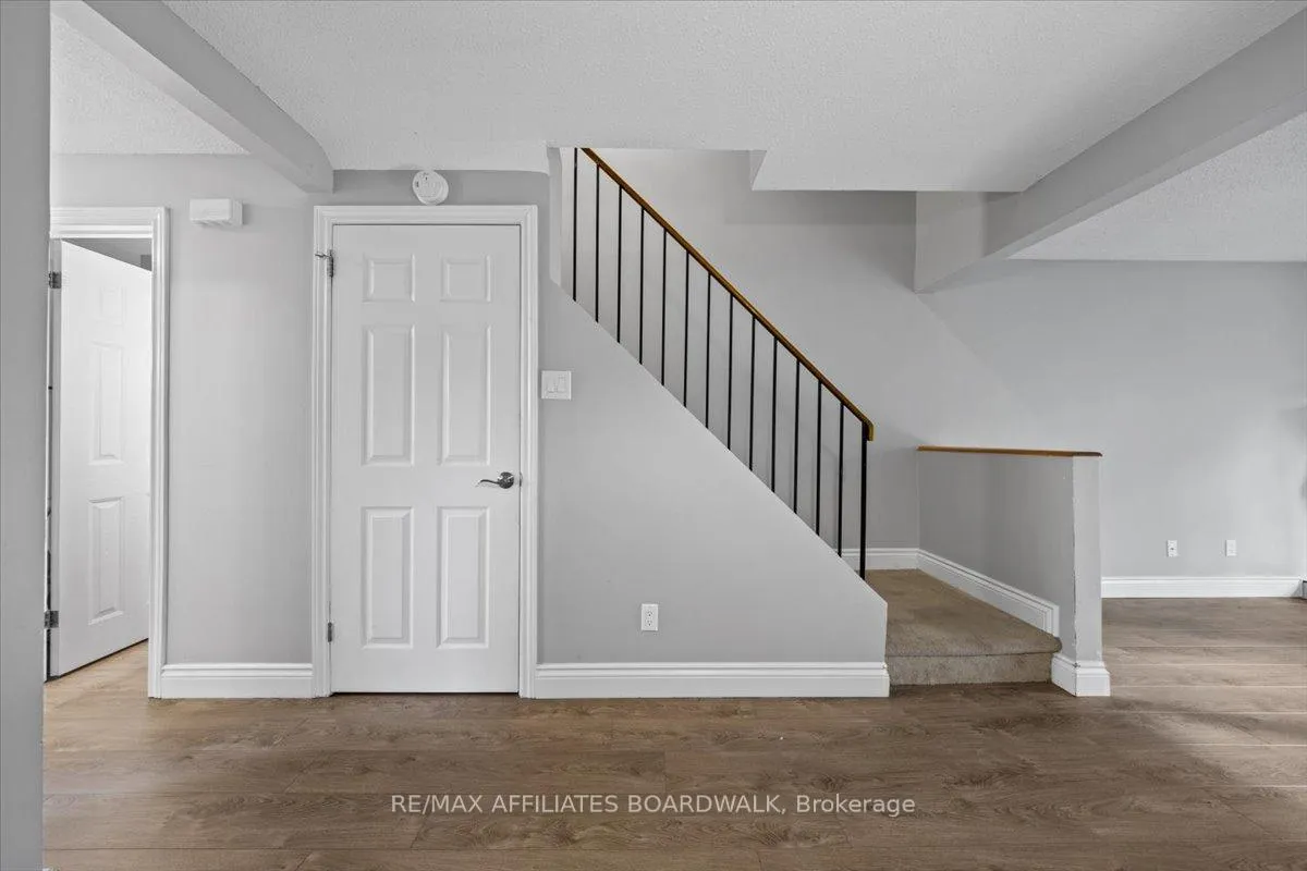 Photo 15 of 6482 Bilberry Drive W, Ottawa, Convent Glen North — HOMEH