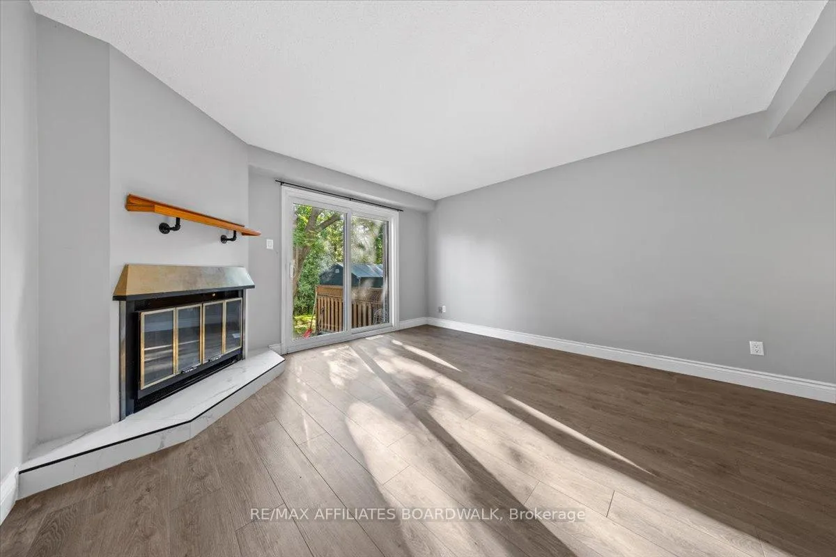 Photo 20 of 6482 Bilberry Drive W, Ottawa, Convent Glen North — HOMEH