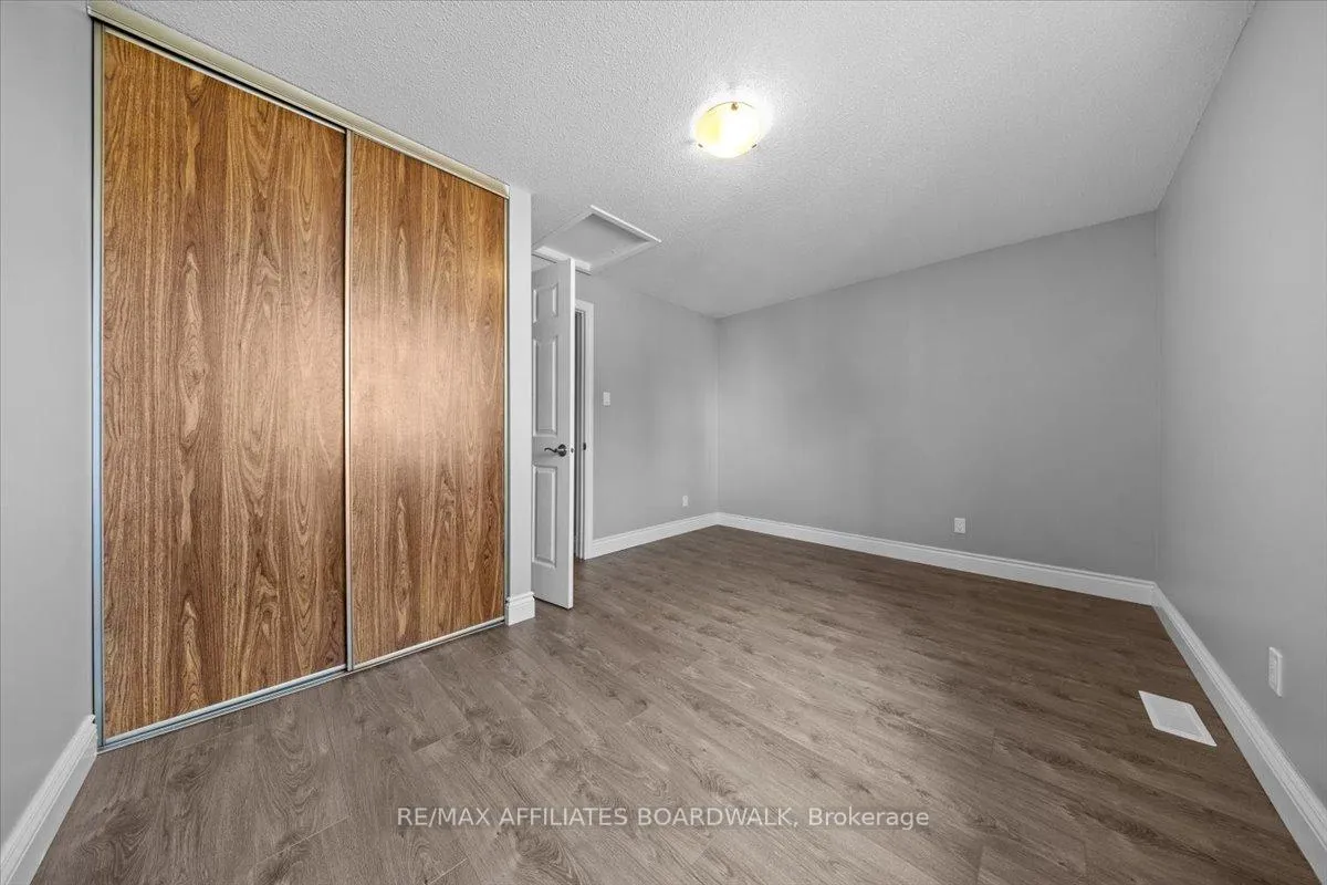 Photo 25 of 6482 Bilberry Drive W, Ottawa, Convent Glen North — HOMEH