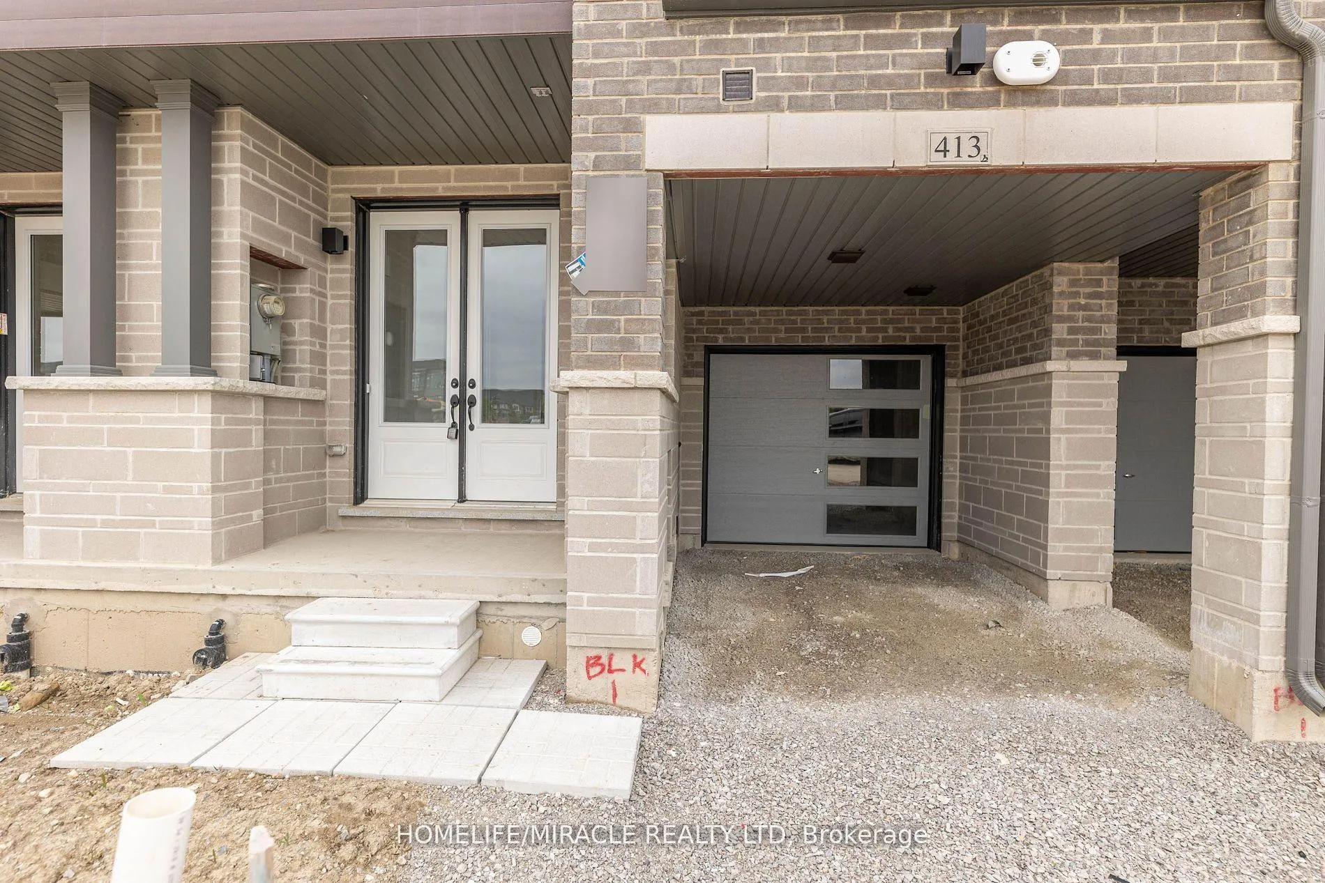Photo 2 of 413 Tennant Circle, Vaughan, Vellore Village — HOMEH