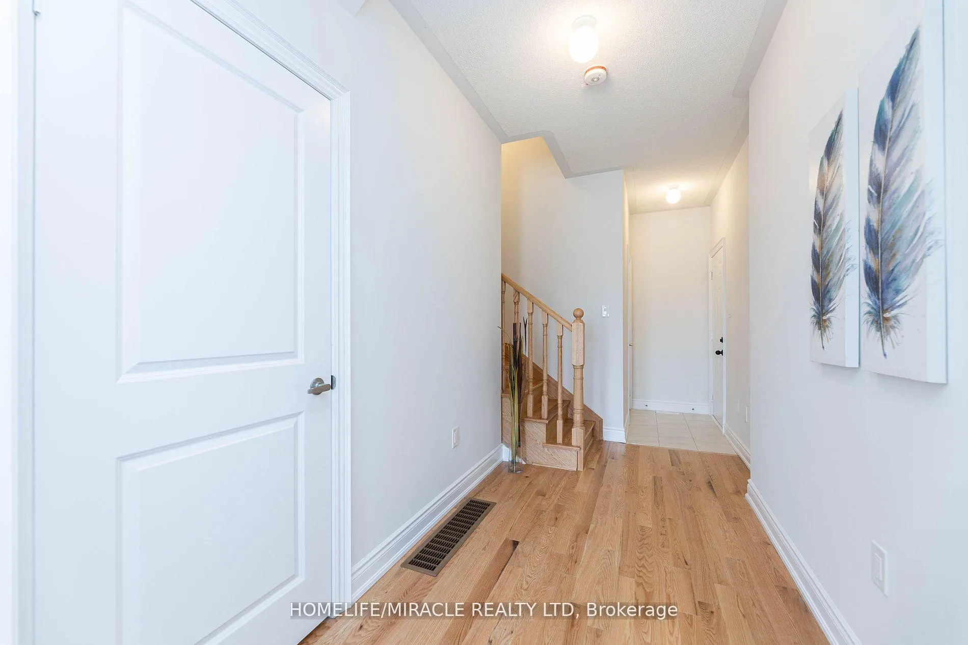 Photo 6 of 413 Tennant Circle, Vaughan, Vellore Village — HOMEH