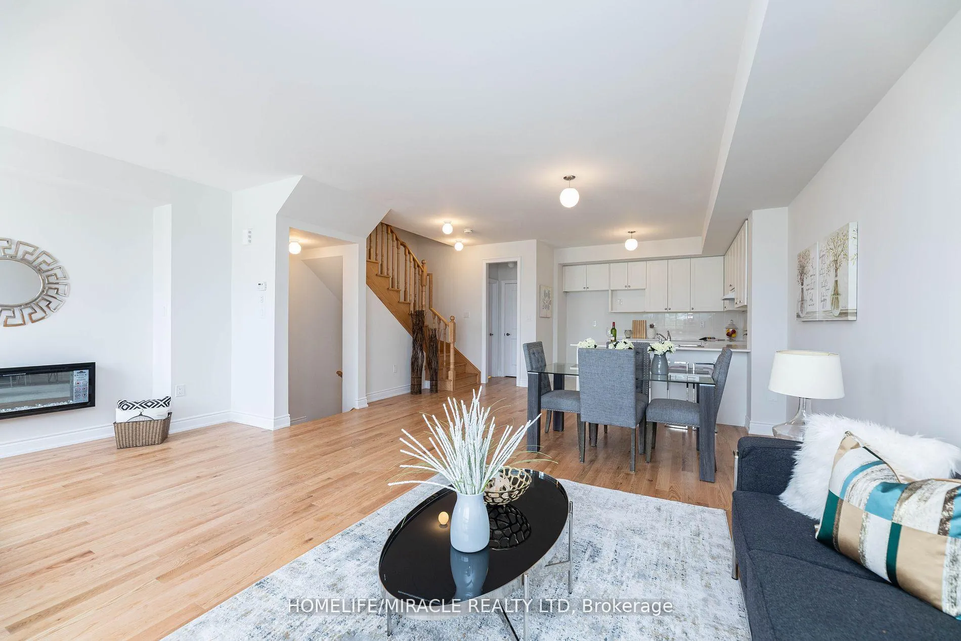 Photo 9 of 413 Tennant Circle, Vaughan, Vellore Village — HOMEH