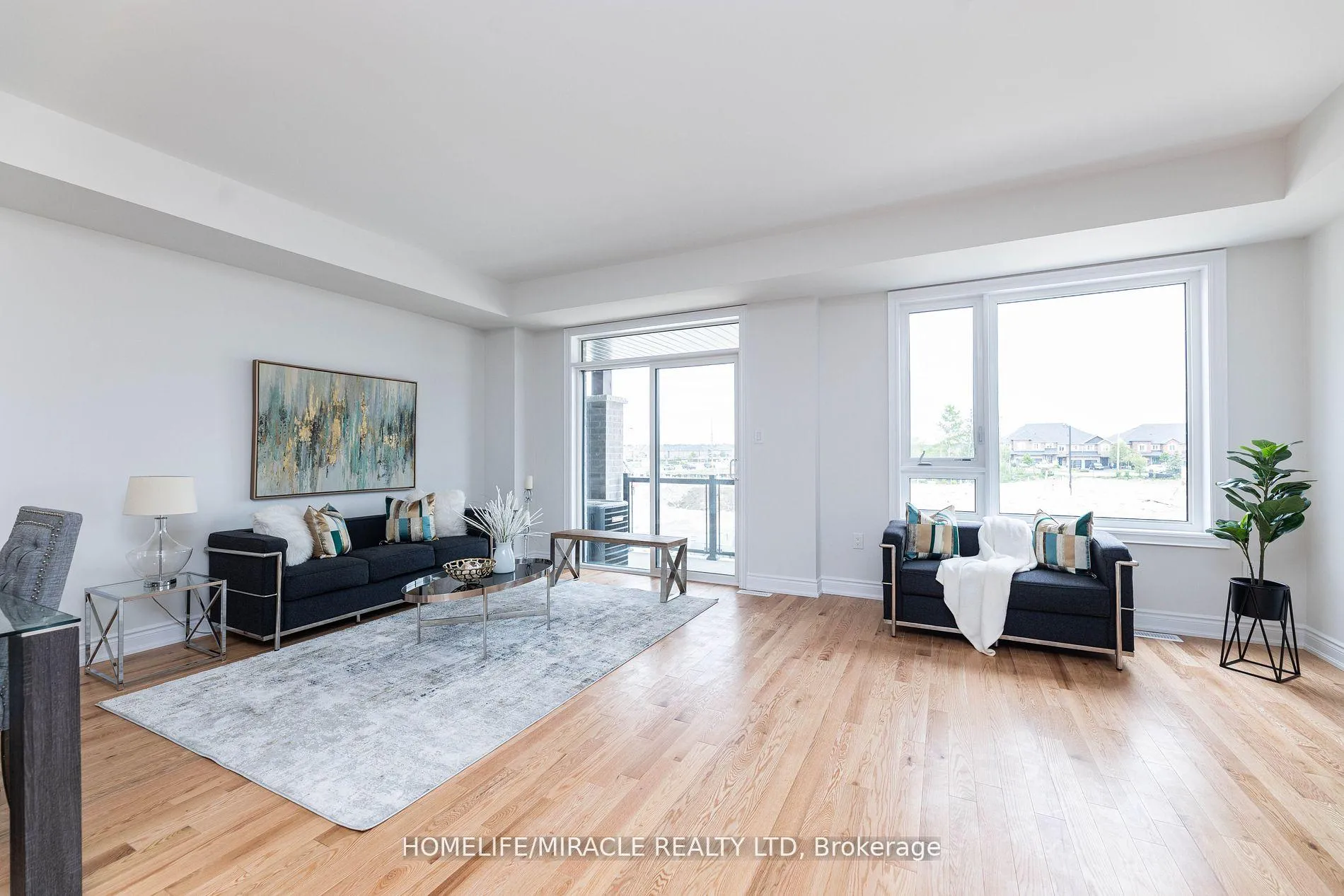 Photo 11 of 413 Tennant Circle, Vaughan, Vellore Village — HOMEH