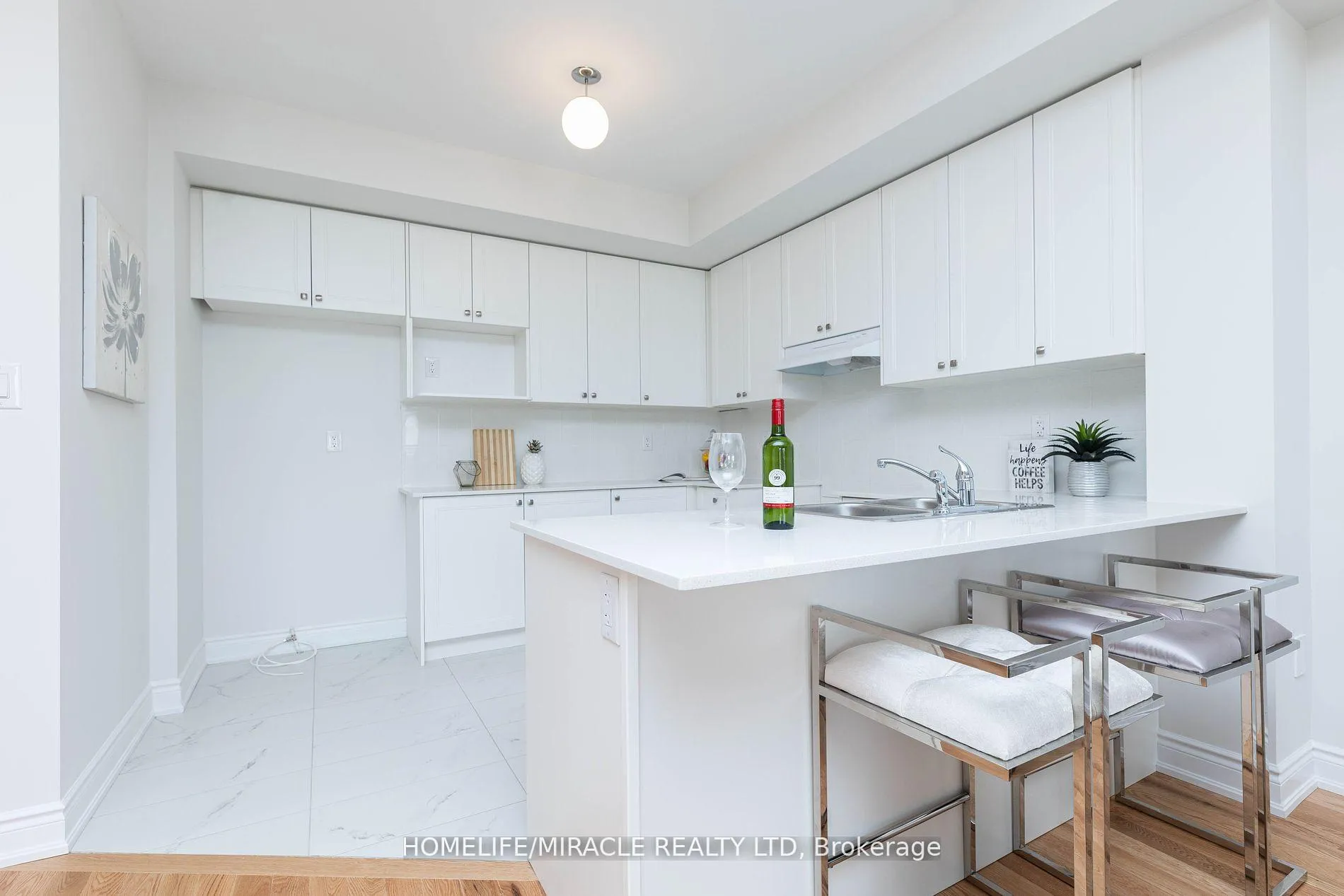 Photo 17 of 413 Tennant Circle, Vaughan, Vellore Village — HOMEH