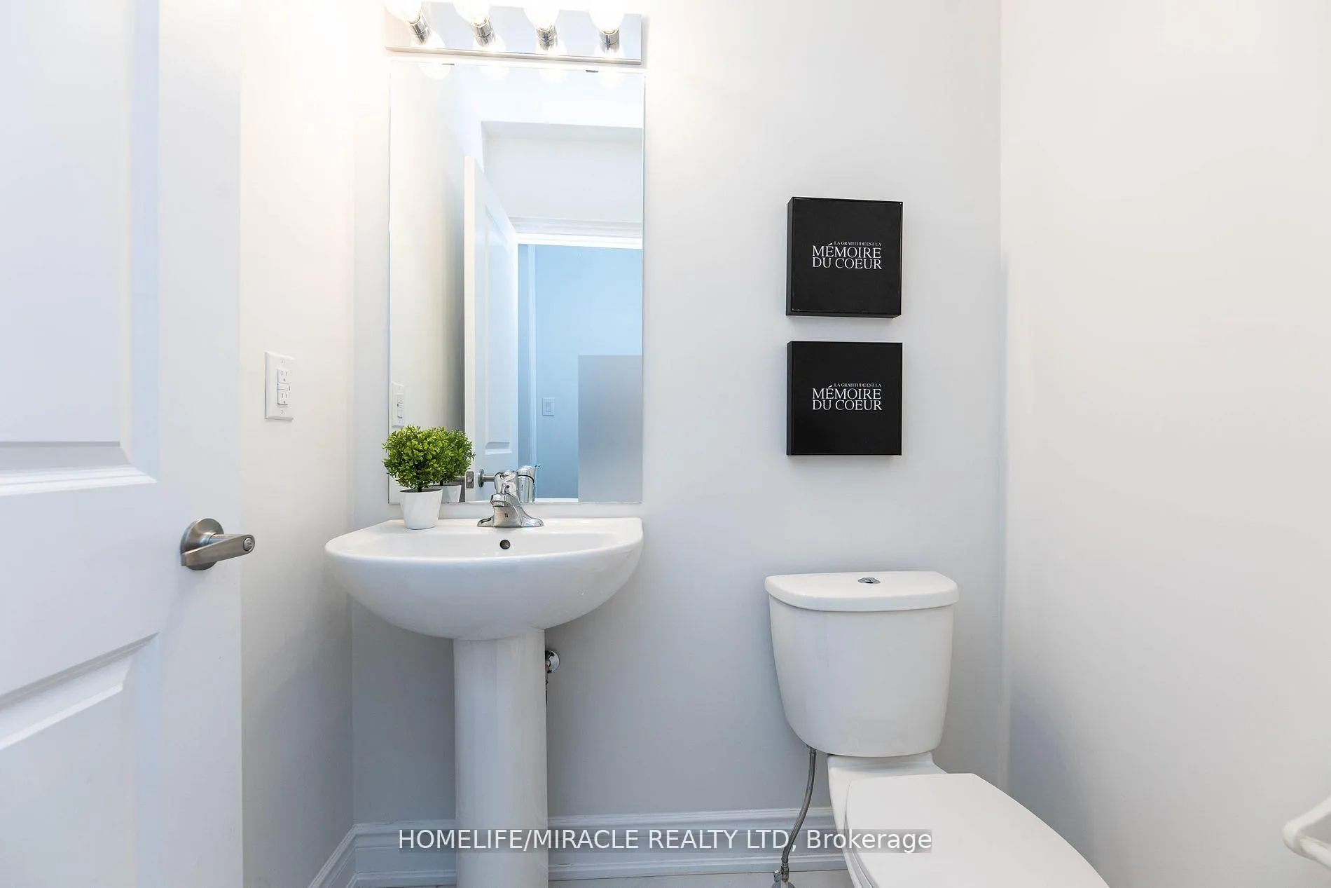 Photo 24 of 413 Tennant Circle, Vaughan, Vellore Village — HOMEH
