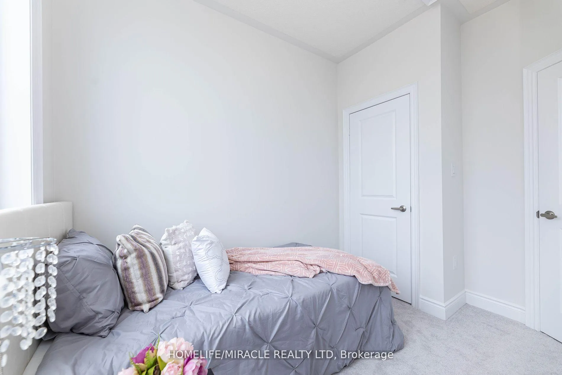Photo 36 of 413 Tennant Circle, Vaughan, Vellore Village — HOMEH