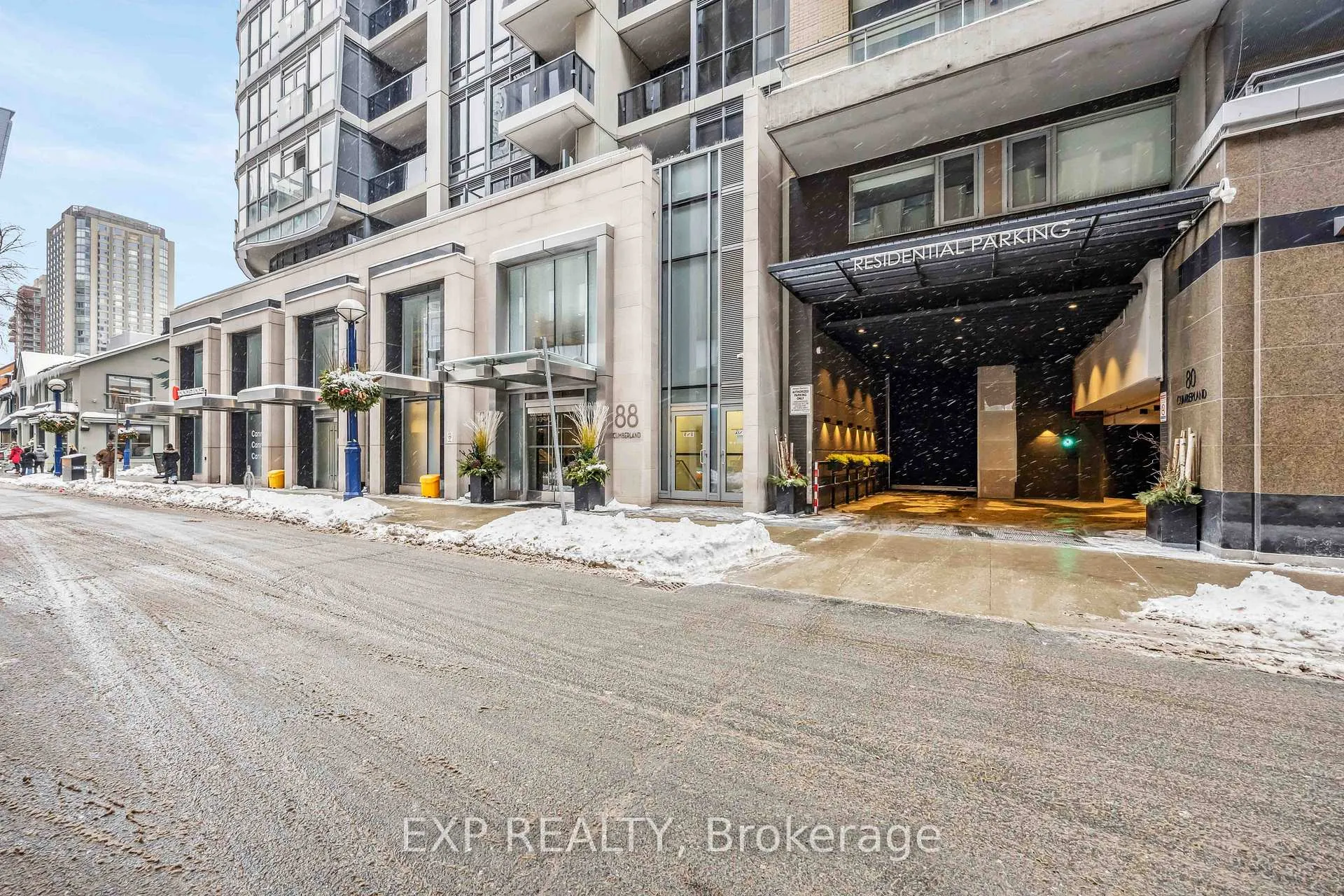 Photo 3 of Unit 1907, 88 Cumberland Street, Toronto, The Annex — HOMEH