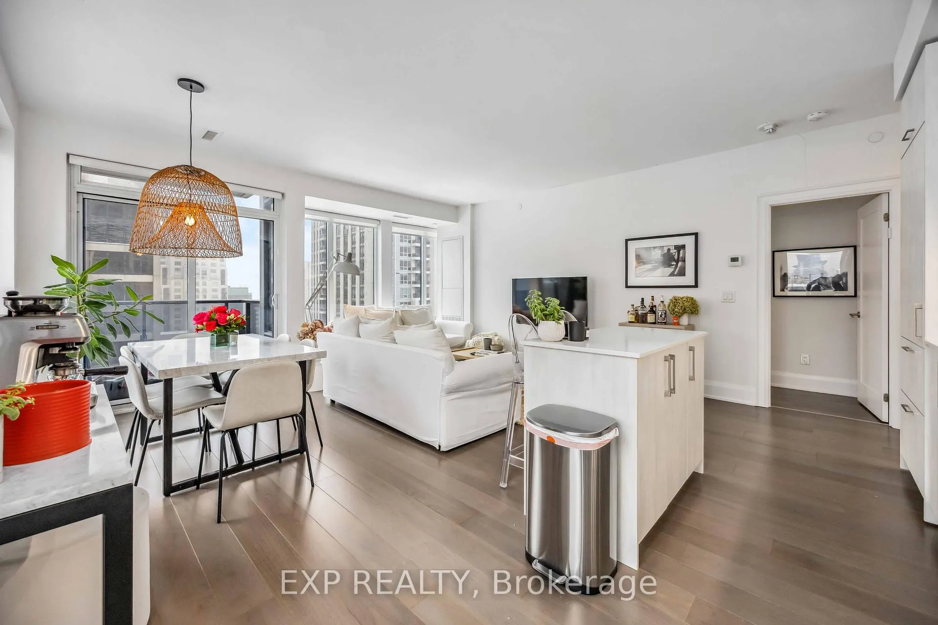 Photo 5 of Unit 1907, 88 Cumberland Street, Toronto, The Annex — HOMEH