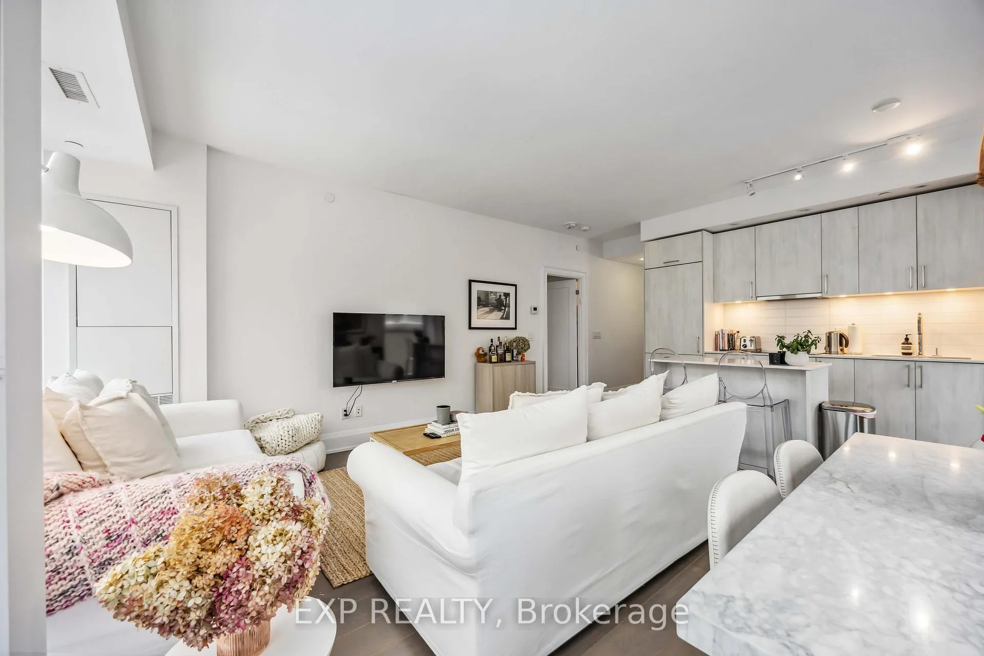 Photo 6 of Unit 1907, 88 Cumberland Street, Toronto, The Annex — HOMEH