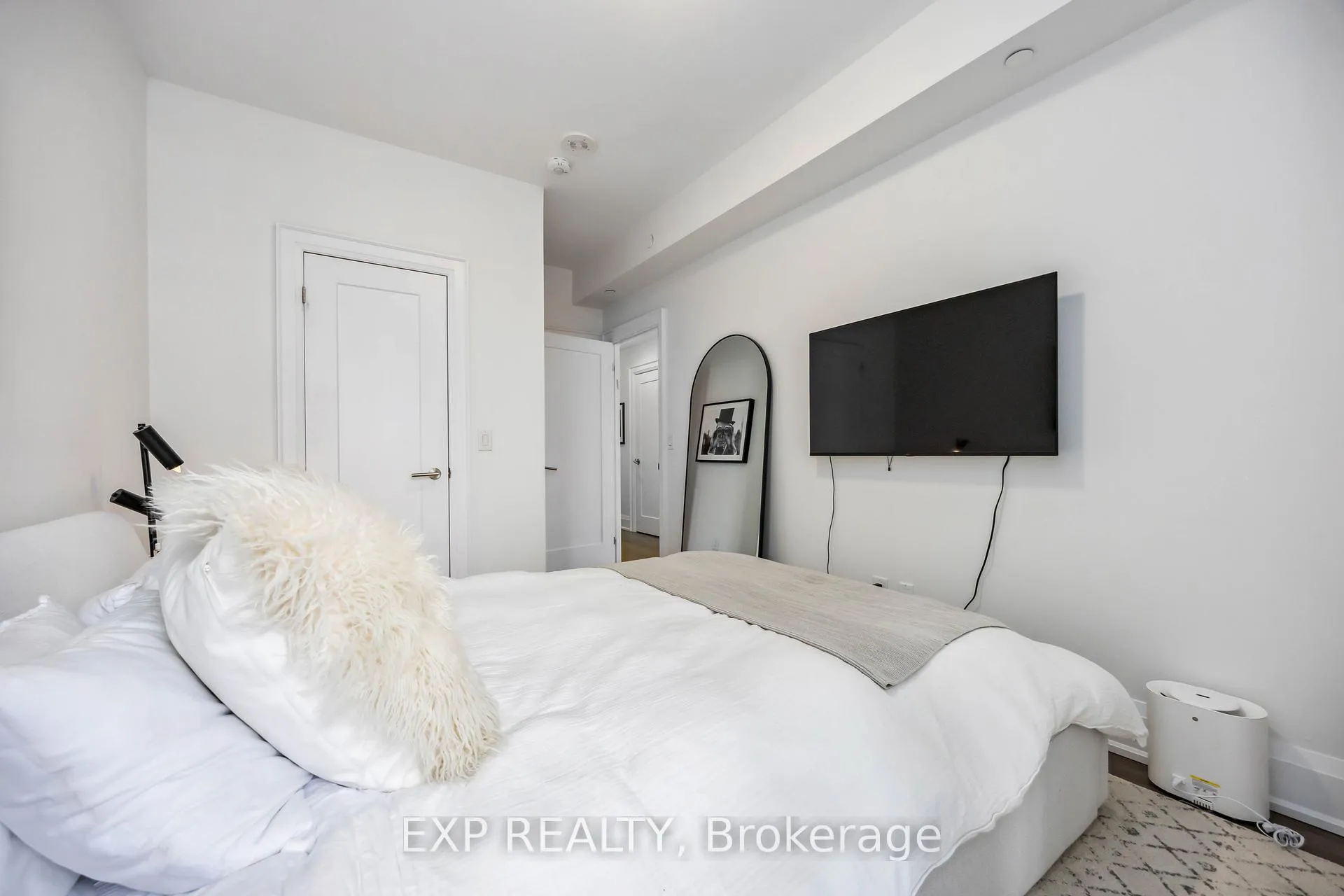 Photo 18 of Unit 1907, 88 Cumberland Street, Toronto, The Annex — HOMEH