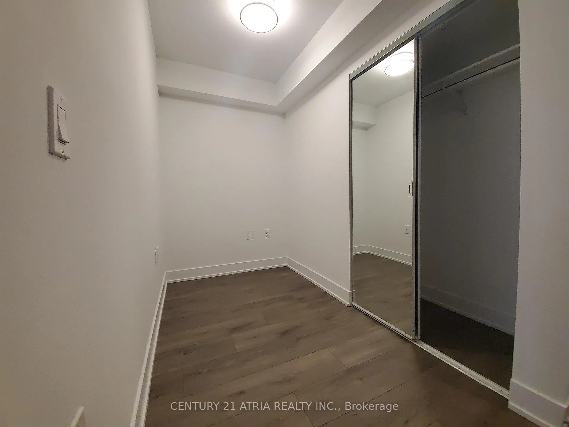 Photo 3 of Unit 705, 575 Bloor Street E, Toronto, North St. James Town — HOMEH