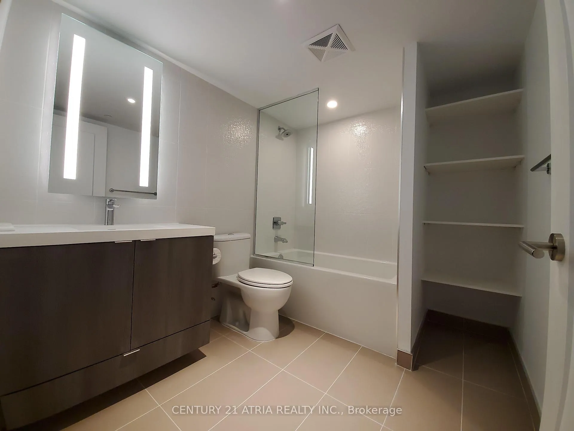 Photo 6 of Unit 705, 575 Bloor Street E, Toronto, North St. James Town — HOMEH