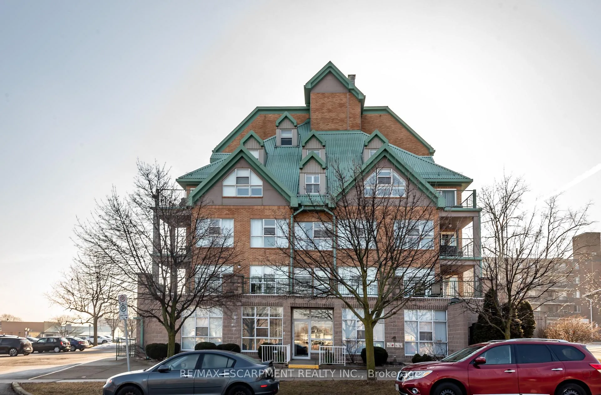 Front of Unit 102, 19 Lake Avenue S