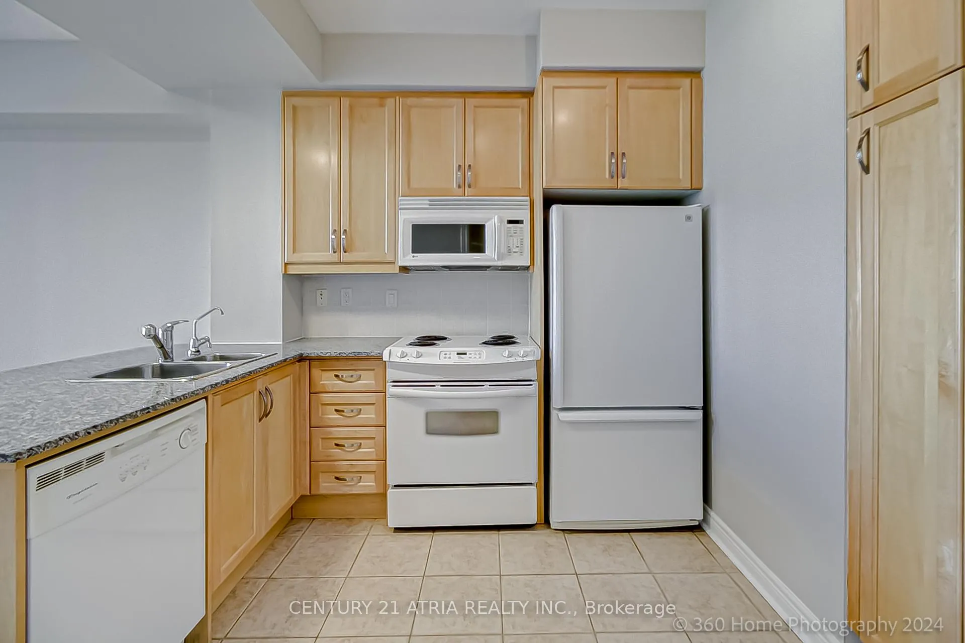 Photo 4 of Unit 1102, 100 Hayden Street, Toronto, Church-Yonge Corridor — HOMEH
