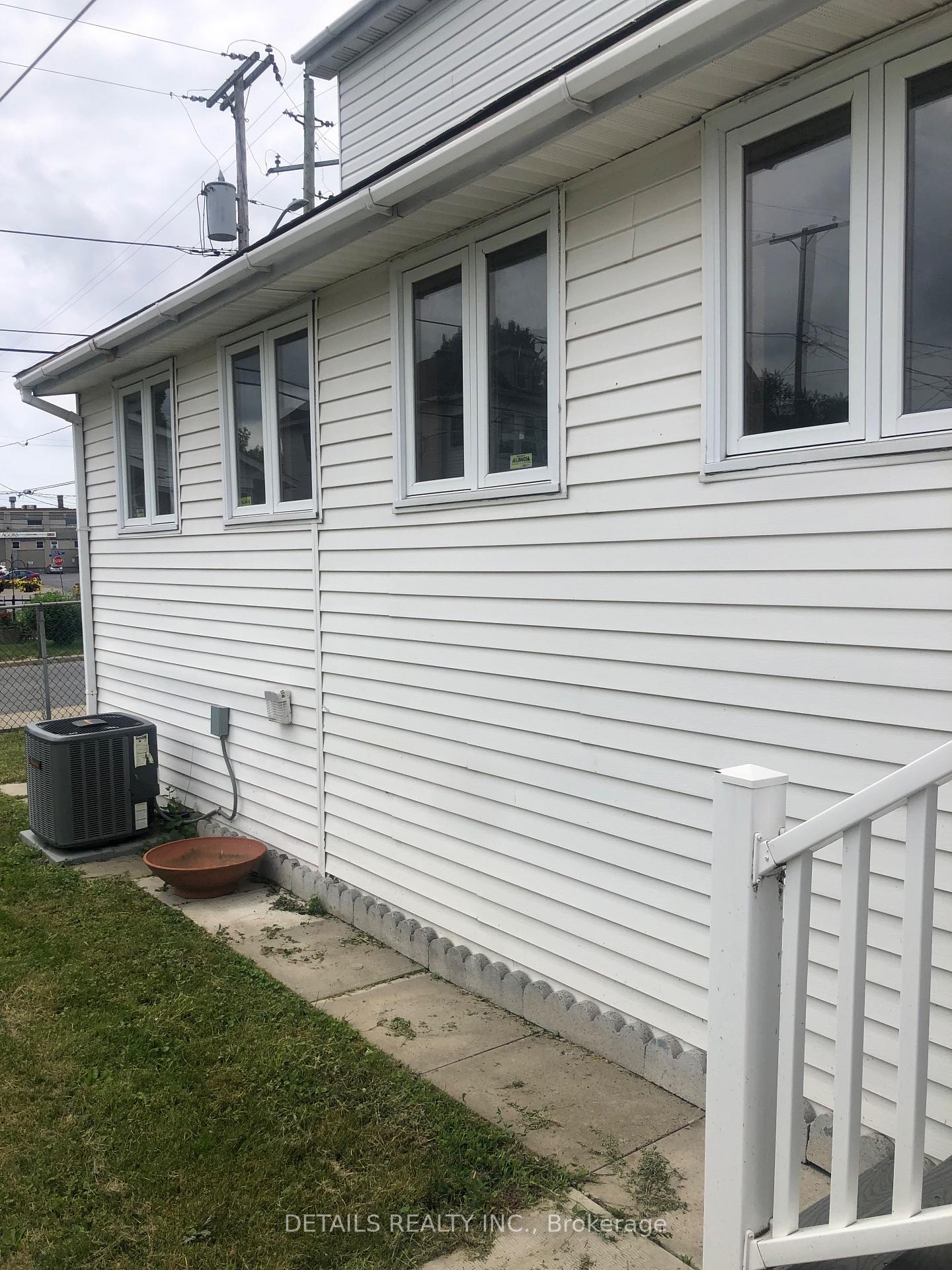 Photo 10 of 238 Prince Arthur Street S, Cornwall — HOMEH