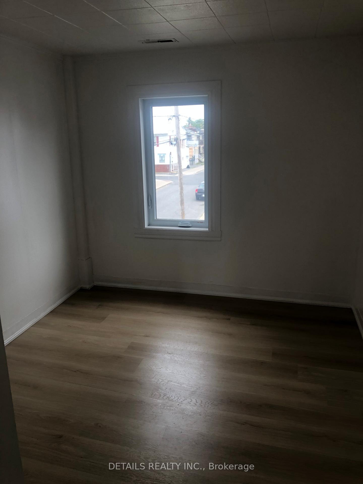 Photo 18 of 238 Prince Arthur Street S, Cornwall — HOMEH