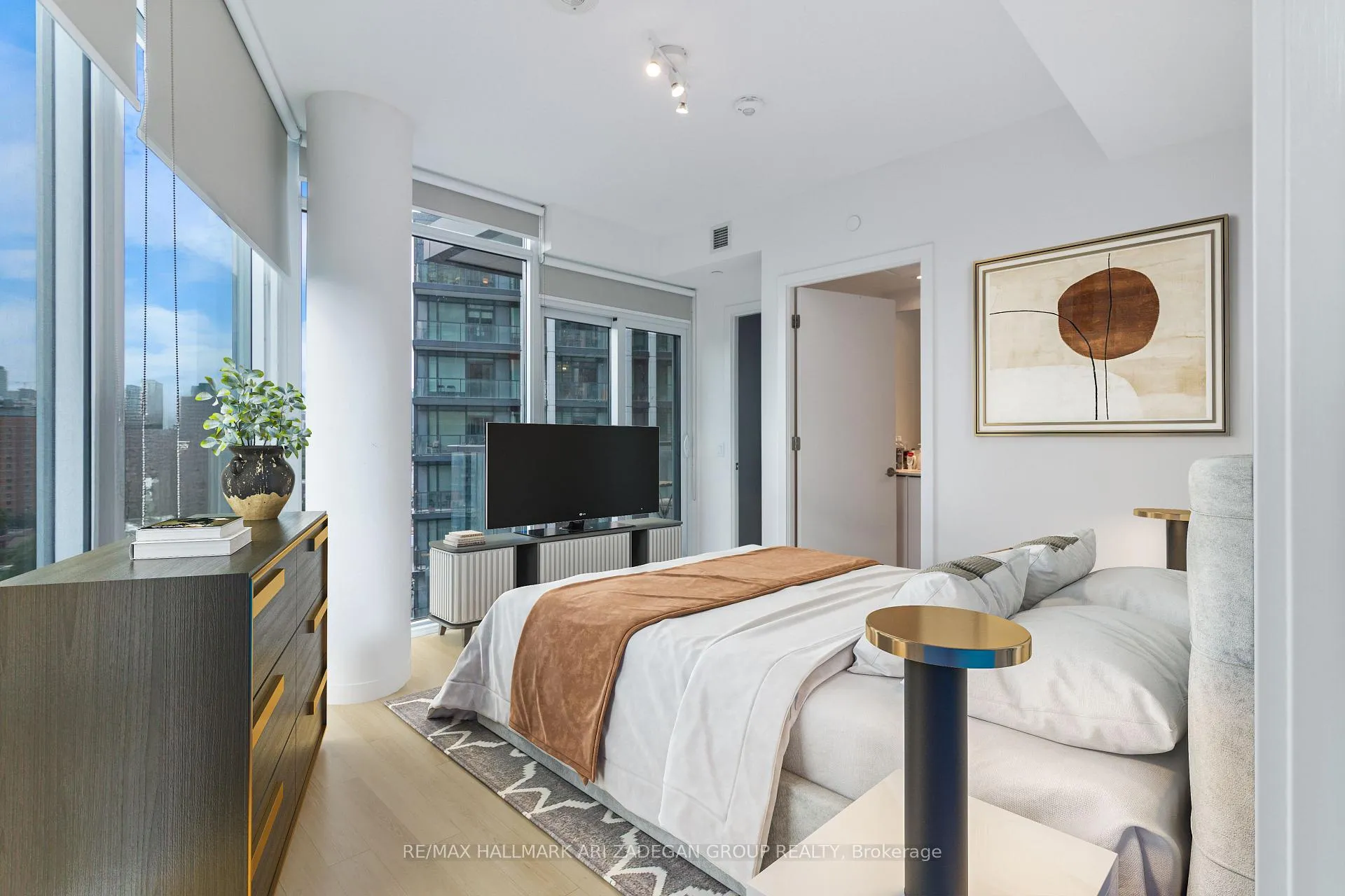 Photo 6 of Unit 1213, 50 Power Street, Toronto, Moss Park — HOMEH