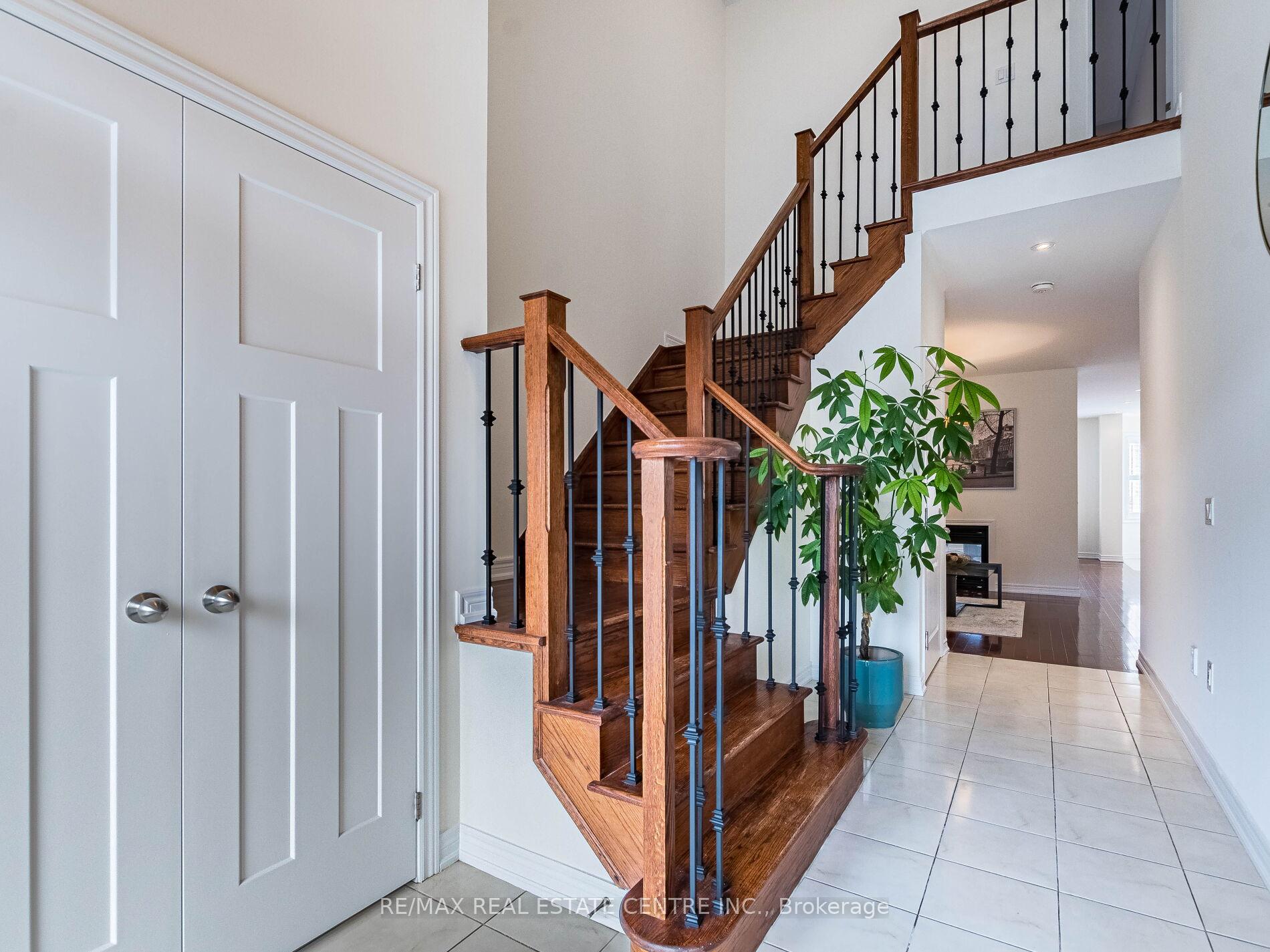 Photo 4 of 72 Mcechearn Crescent, Caledon, Rural Caledon — HOMEH